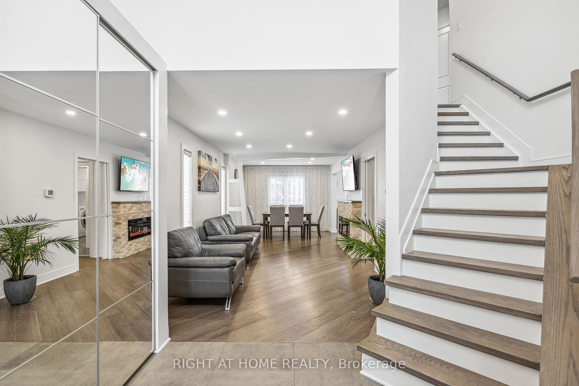 Photo 2 of 14 Butternut Drive, Barrie, Holly — HOMEH