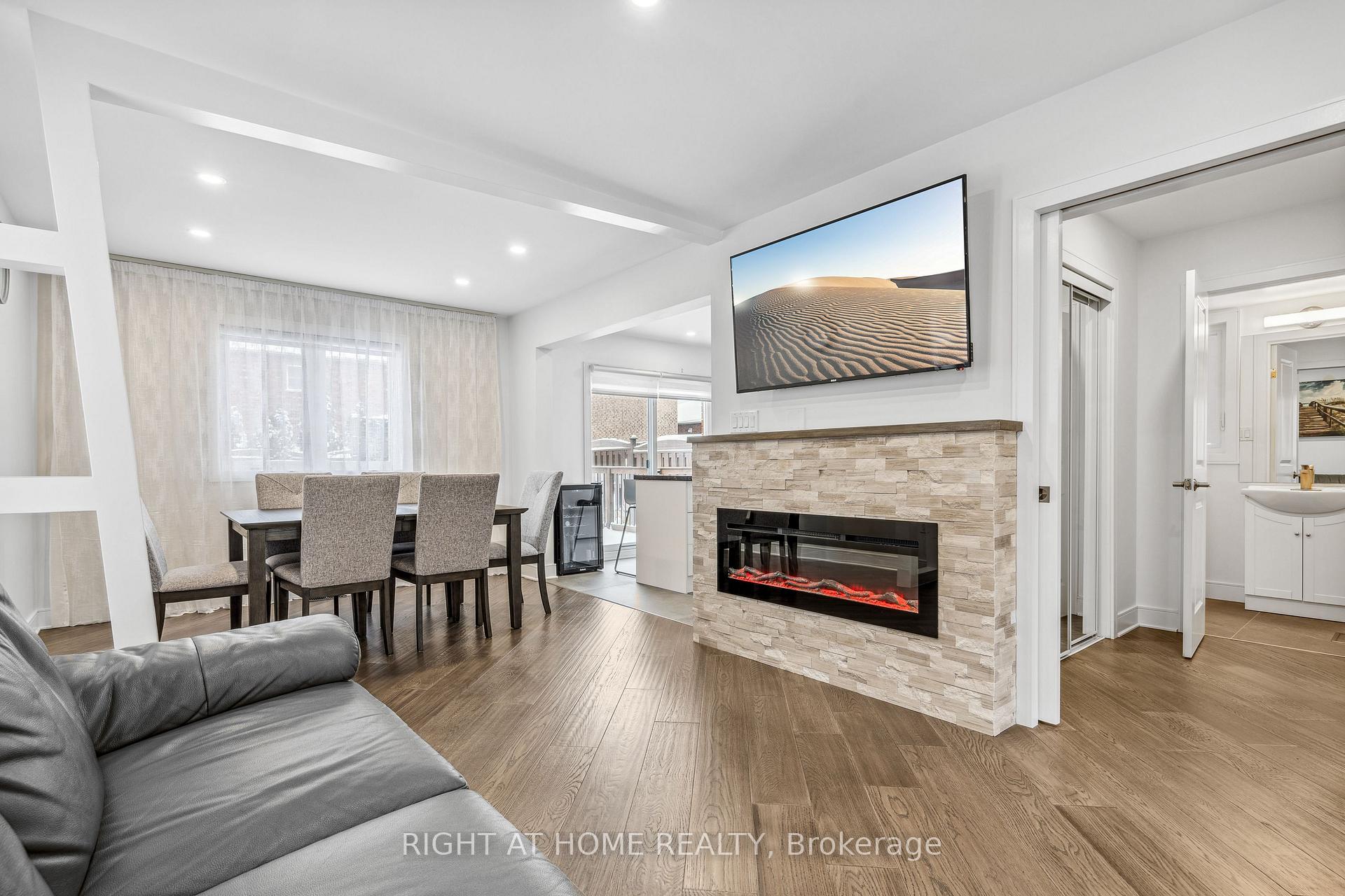 Photo 6 of 14 Butternut Drive, Barrie, Holly — HOMEH