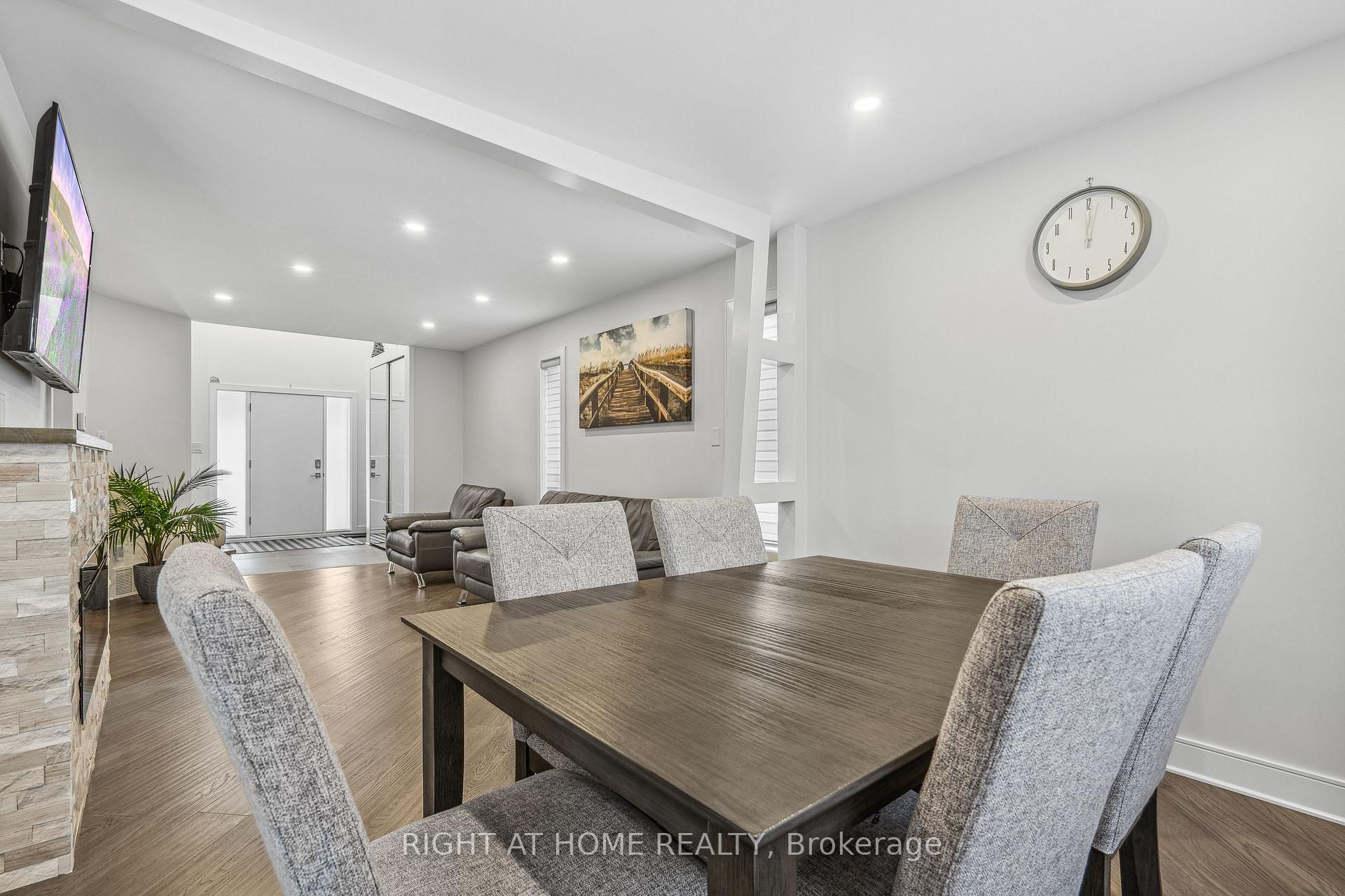 Photo 15 of 14 Butternut Drive, Barrie, Holly — HOMEH