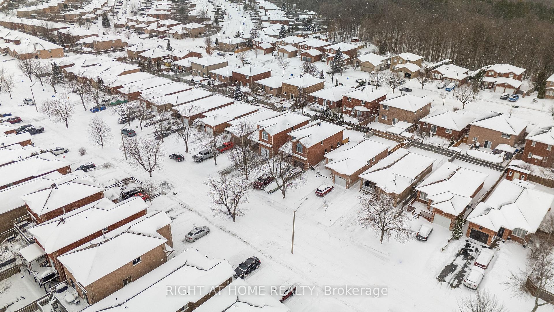 Photo 37 of 14 Butternut Drive, Barrie, Holly — HOMEH
