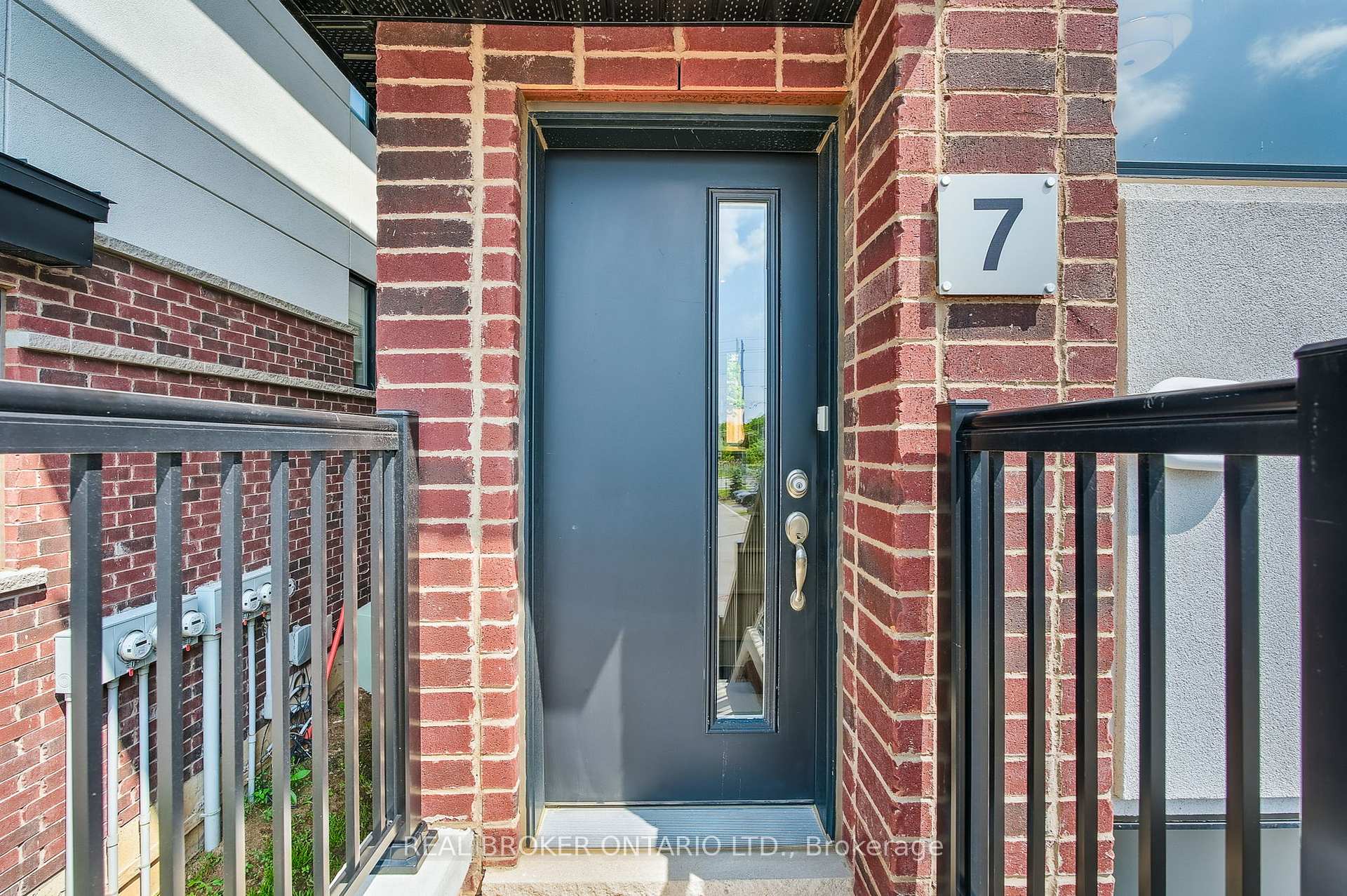 Photo 4 of Unit 7, 527 Shaver Road, Hamilton, Ancaster — HOMEH