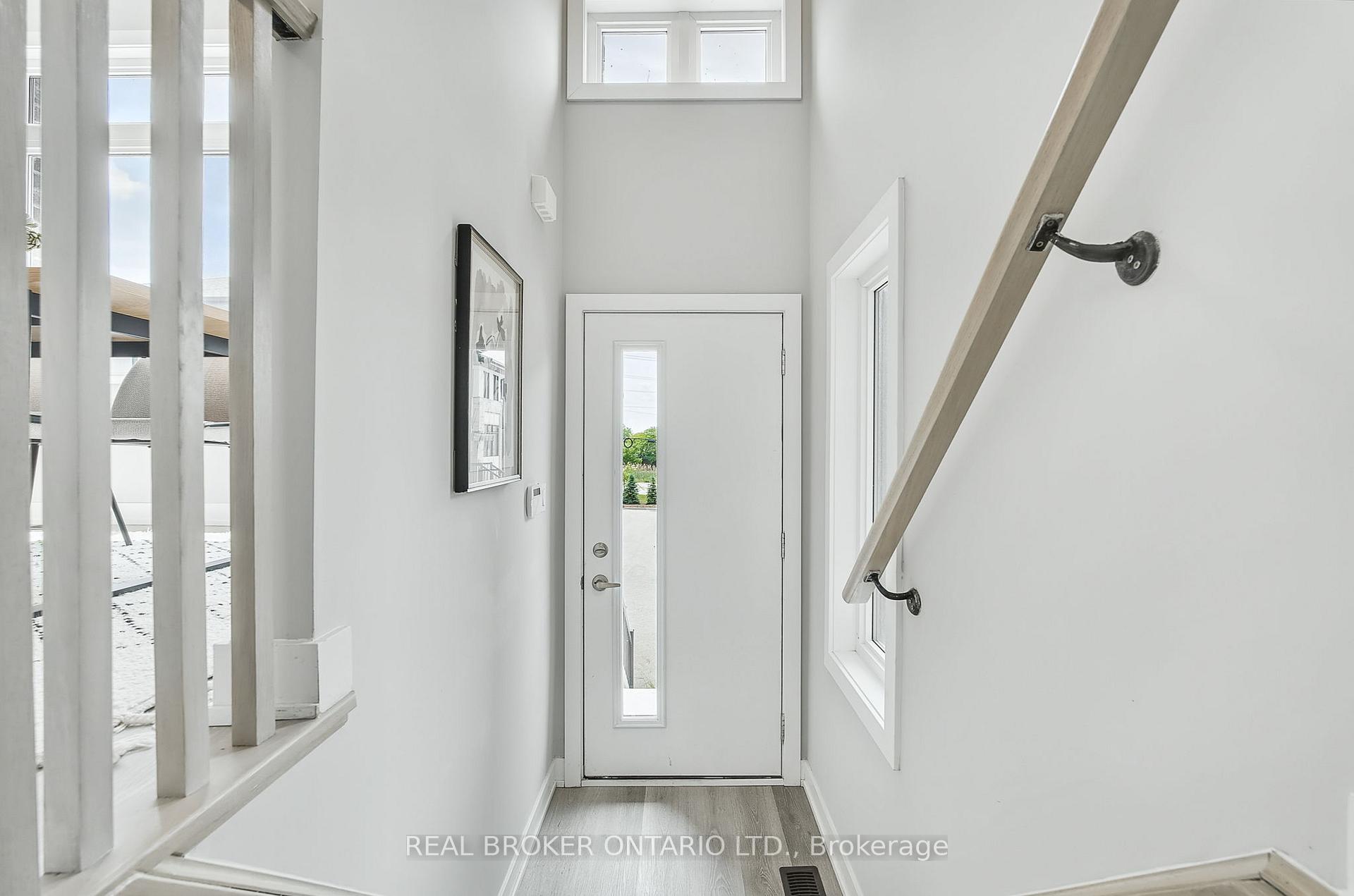 Photo 5 of Unit 7, 527 Shaver Road, Hamilton, Ancaster — HOMEH