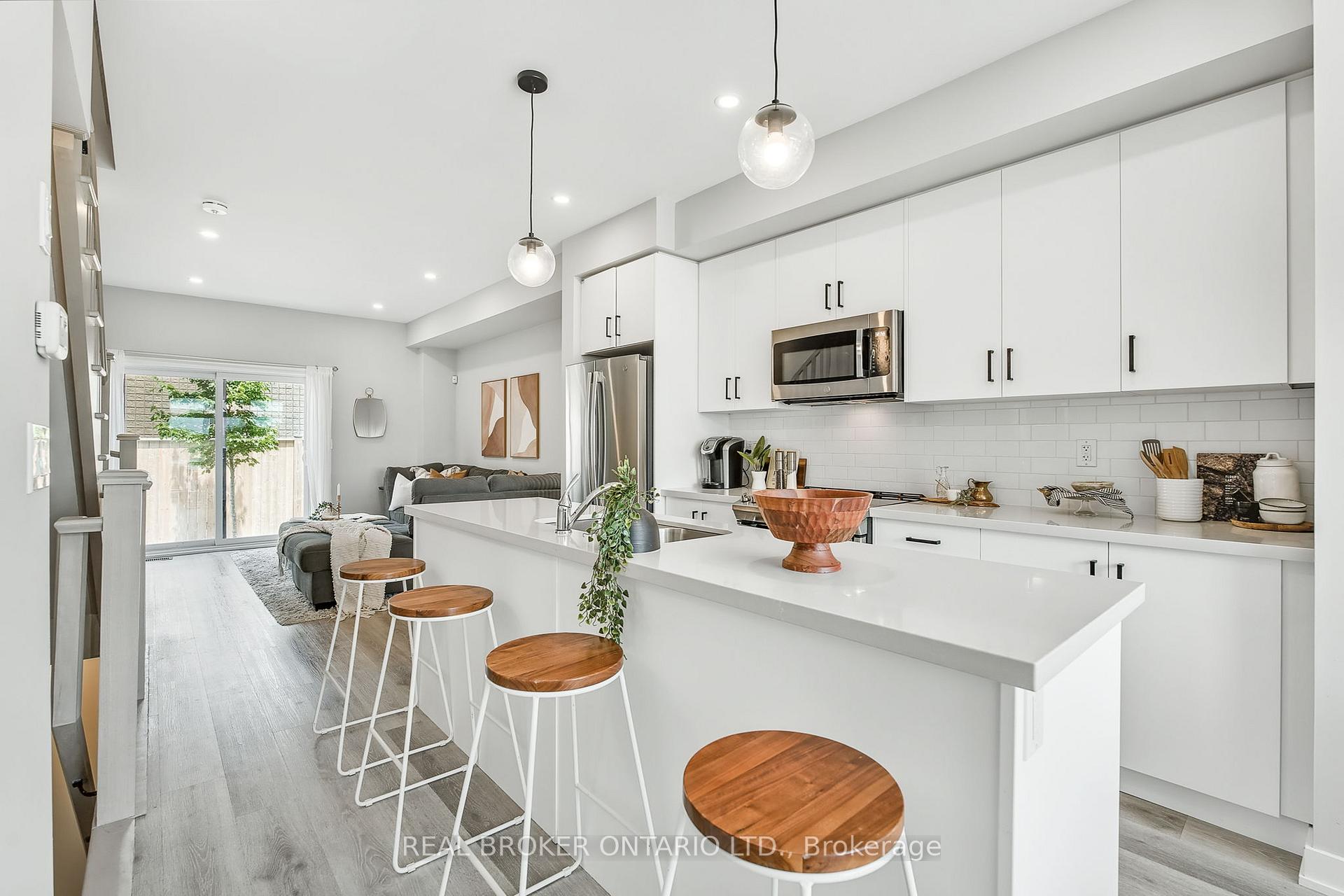 Photo 7 of Unit 7, 527 Shaver Road, Hamilton, Ancaster — HOMEH