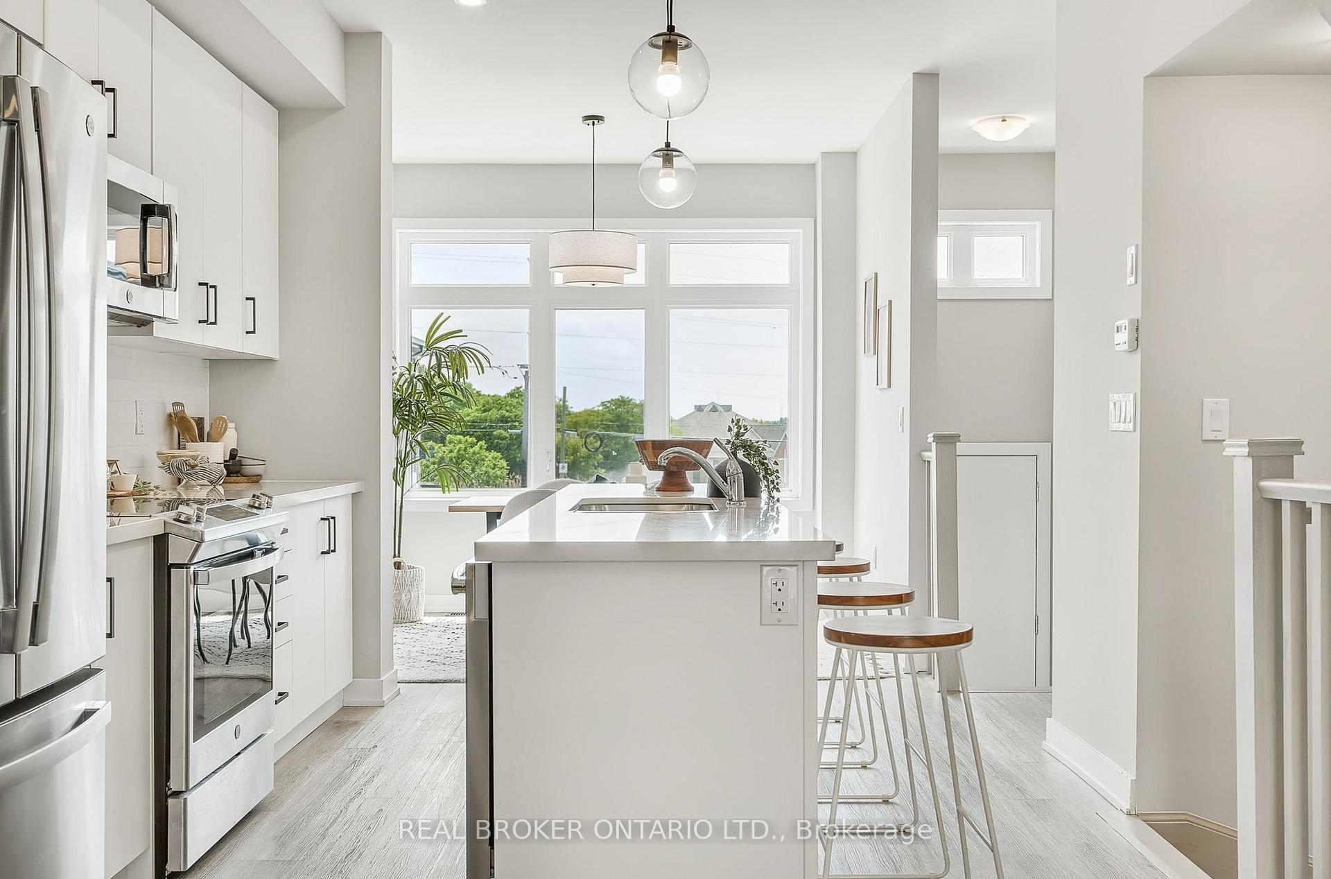 Photo 9 of Unit 7, 527 Shaver Road, Hamilton, Ancaster — HOMEH