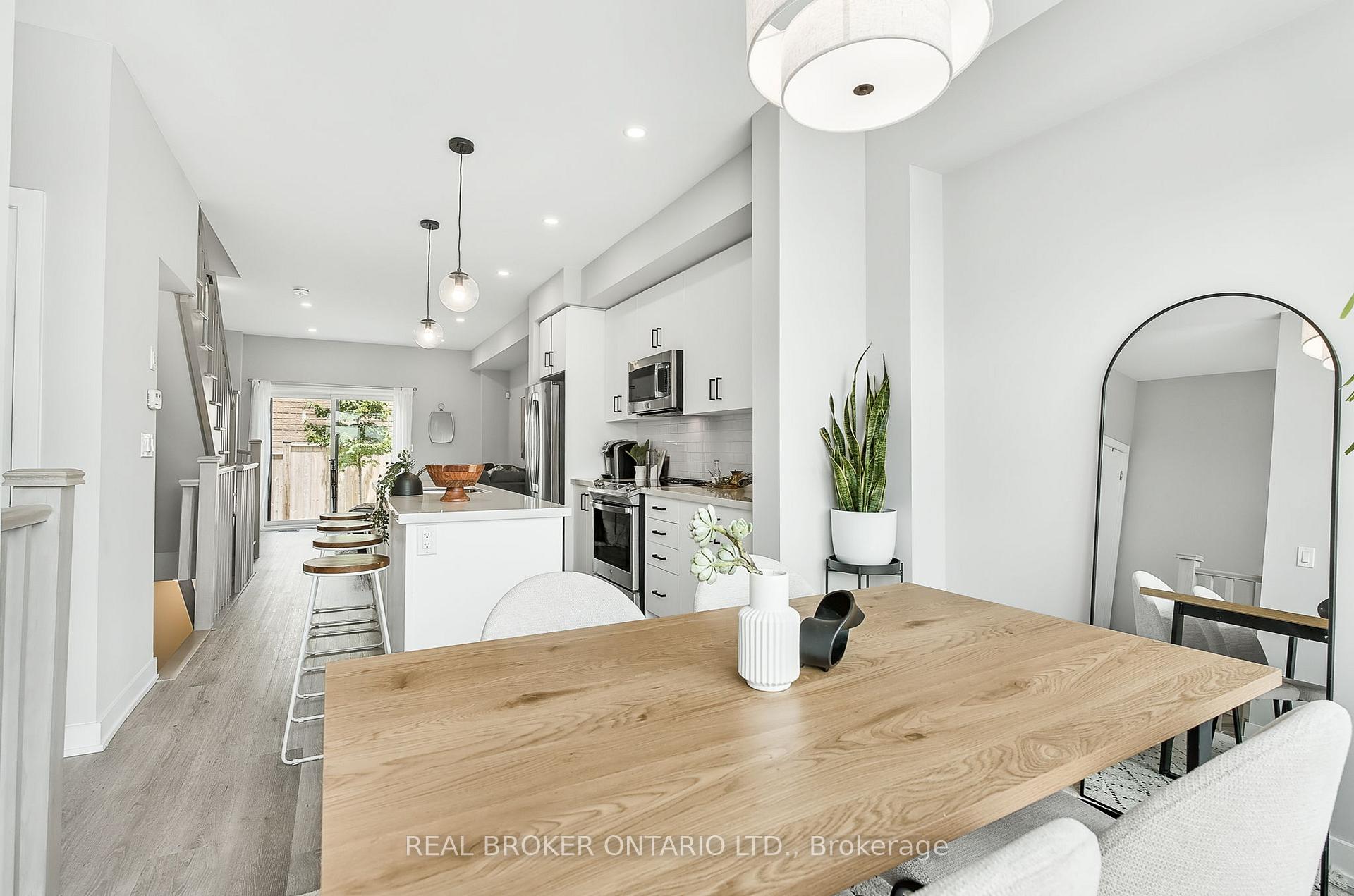 Photo 14 of Unit 7, 527 Shaver Road, Hamilton, Ancaster — HOMEH