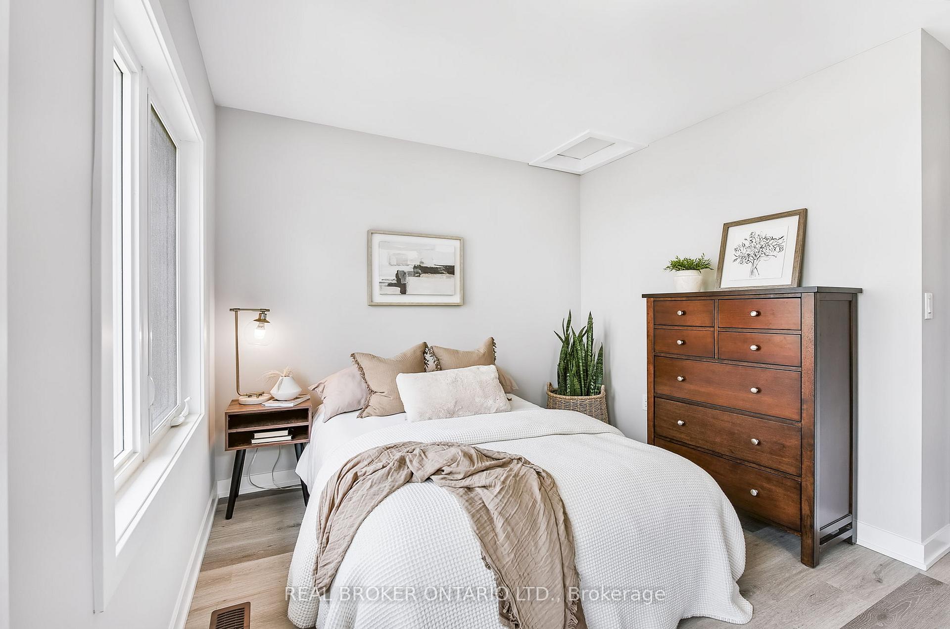 Photo 29 of Unit 7, 527 Shaver Road, Hamilton, Ancaster — HOMEH