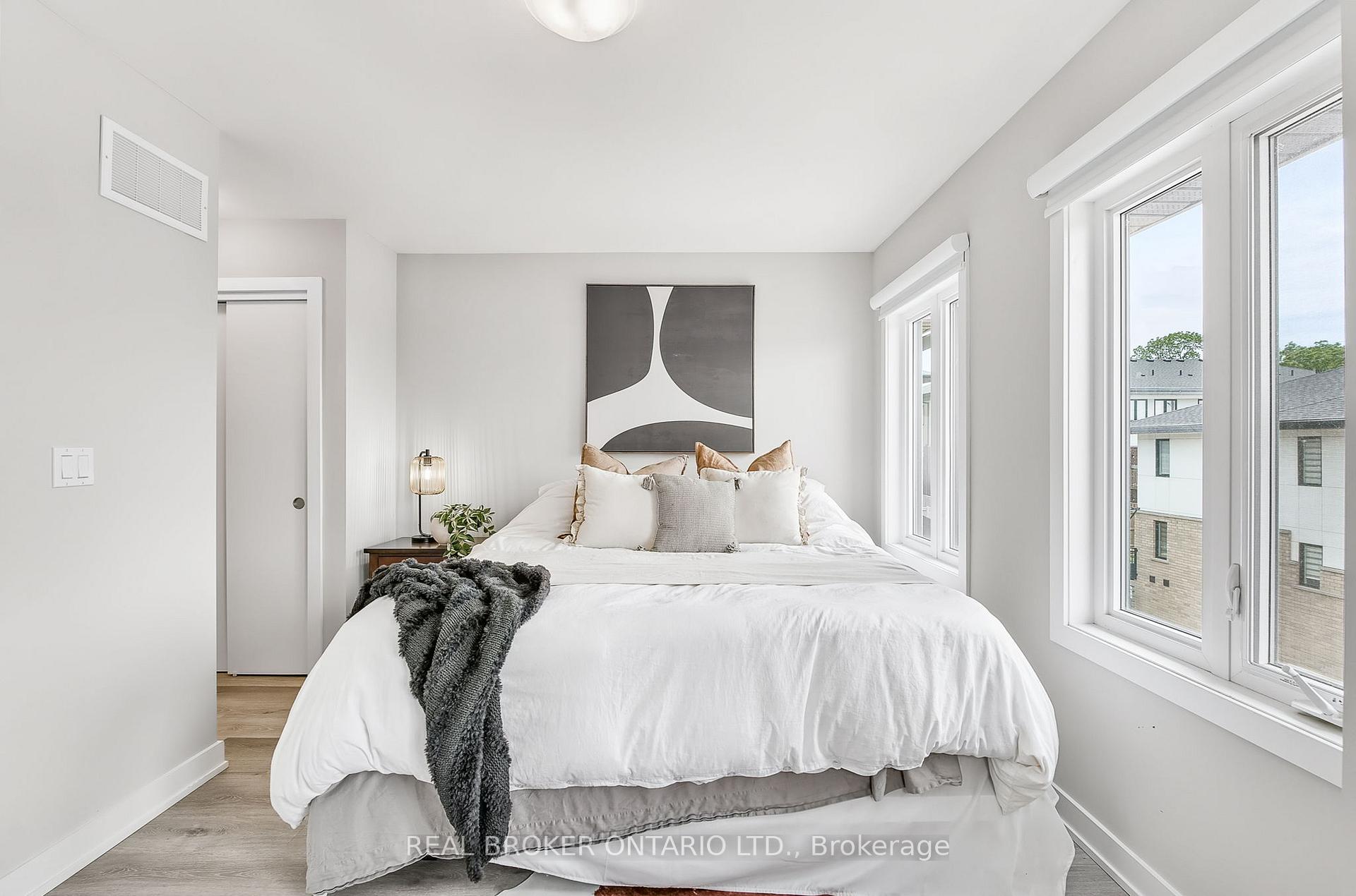 Photo 32 of Unit 7, 527 Shaver Road, Hamilton, Ancaster — HOMEH
