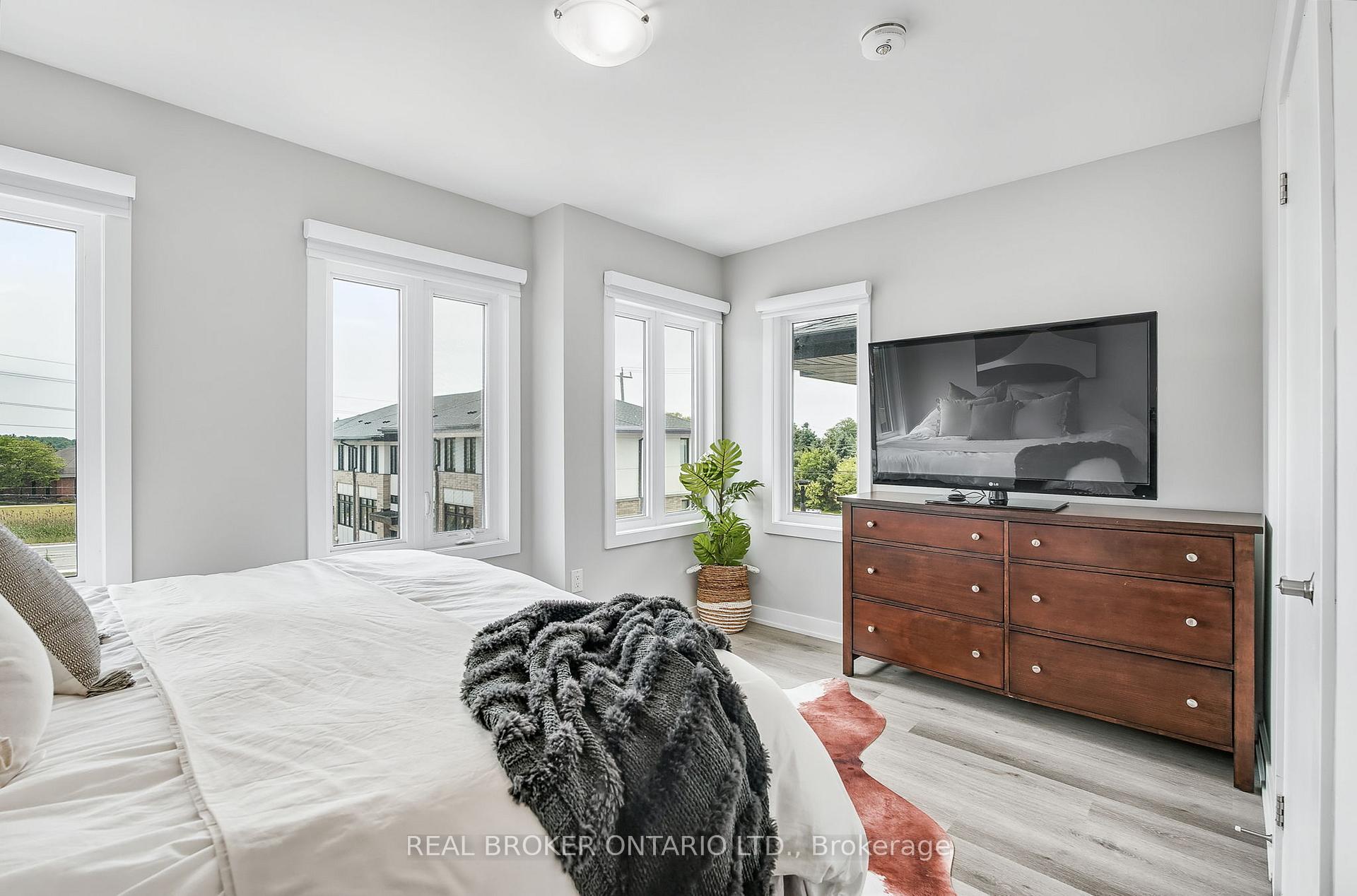 Photo 33 of Unit 7, 527 Shaver Road, Hamilton, Ancaster — HOMEH