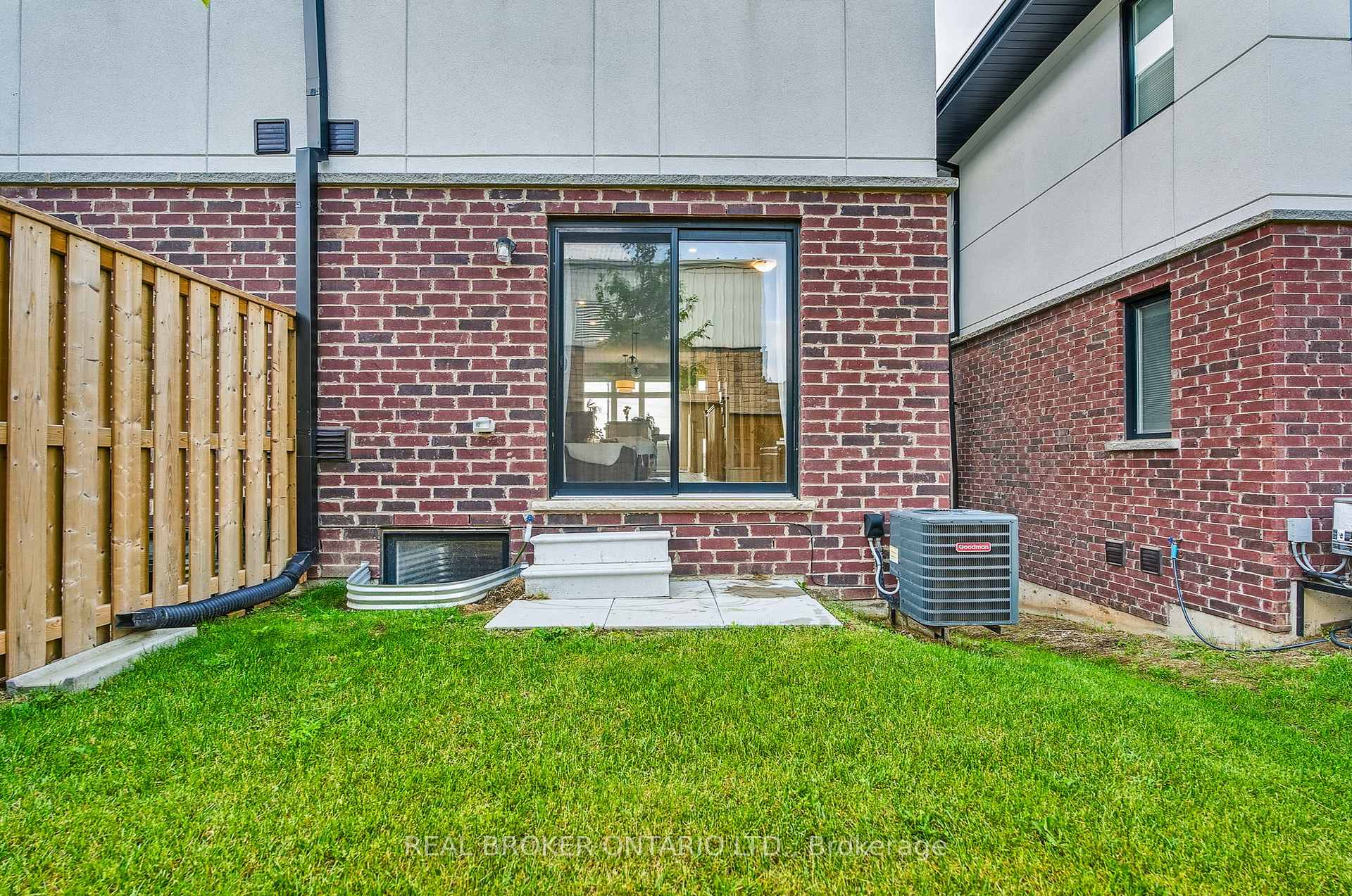 Photo 49 of Unit 7, 527 Shaver Road, Hamilton, Ancaster — HOMEH