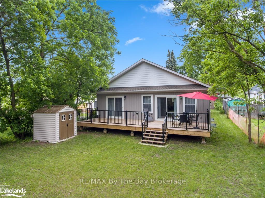 Photo 3 of 88 Henry Street, Barrie, Queen's Park — HOMEH