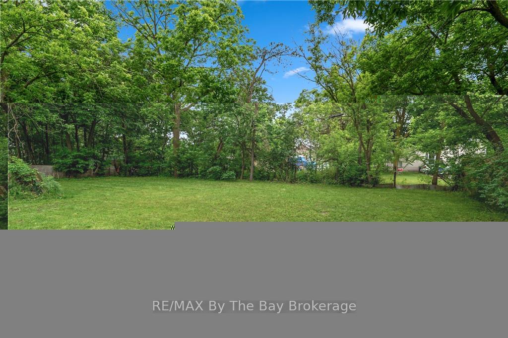 Photo 4 of 88 Henry Street, Barrie, Queen's Park — HOMEH