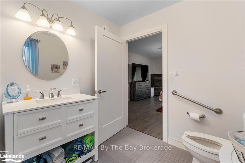 Photo 16 of 88 Henry Street, Barrie, Queen's Park — HOMEH