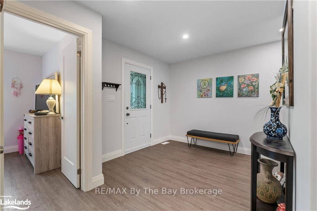 Photo 20 of 88 Henry Street, Barrie, Queen's Park — HOMEH