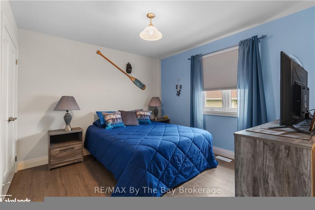 Photo 22 of 88 Henry Street, Barrie, Queen's Park — HOMEH