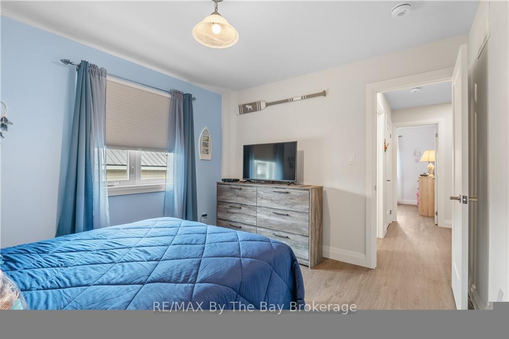 Photo 23 of 88 Henry Street, Barrie, Queen's Park — HOMEH