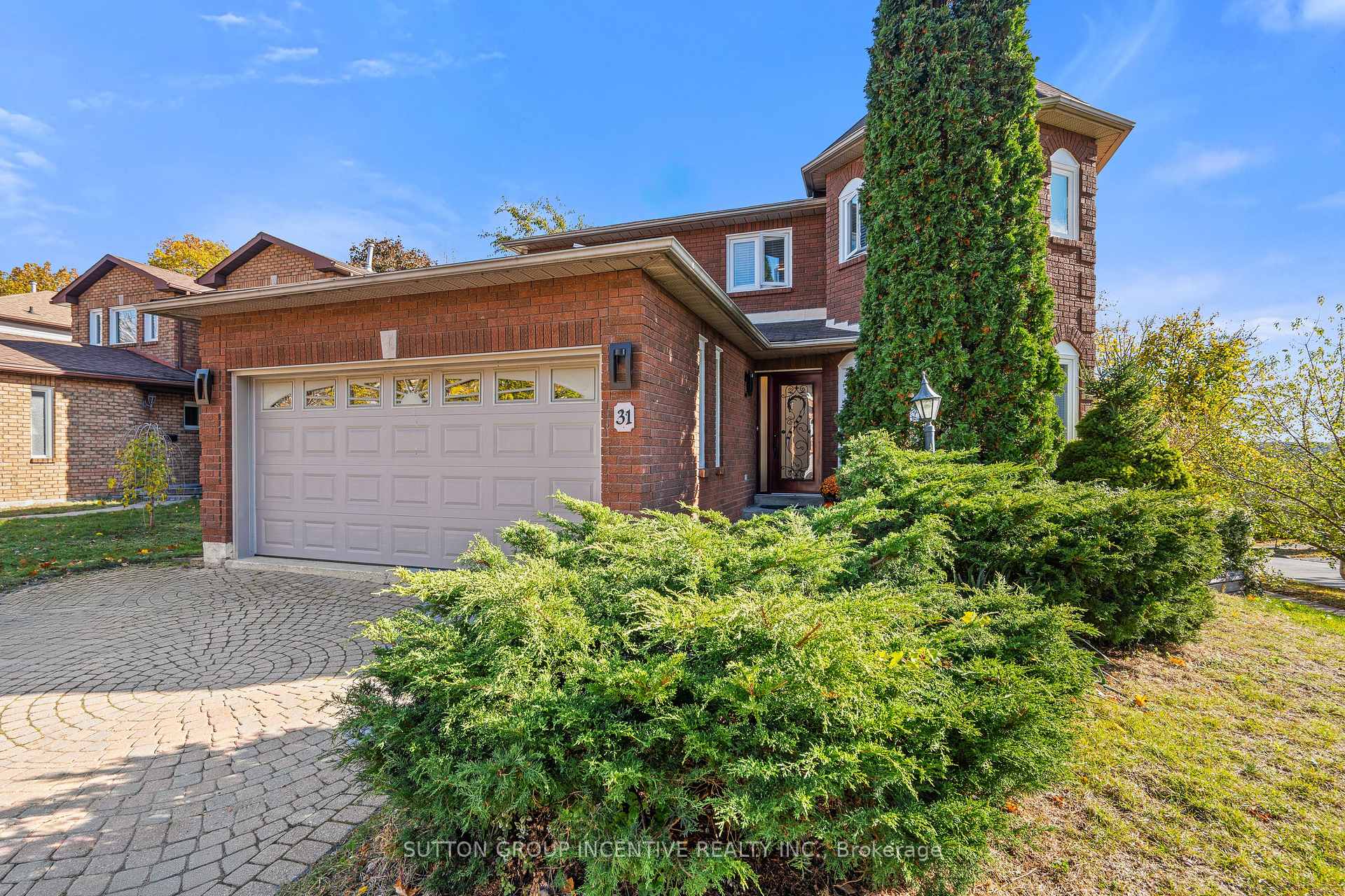 Photo 1 of 31 Moore Place, Barrie, Letitia Heights — HOMEH