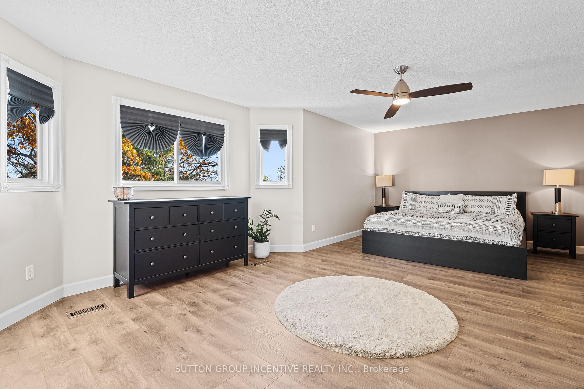 Photo 24 of 31 Moore Place, Barrie, Letitia Heights — HOMEH