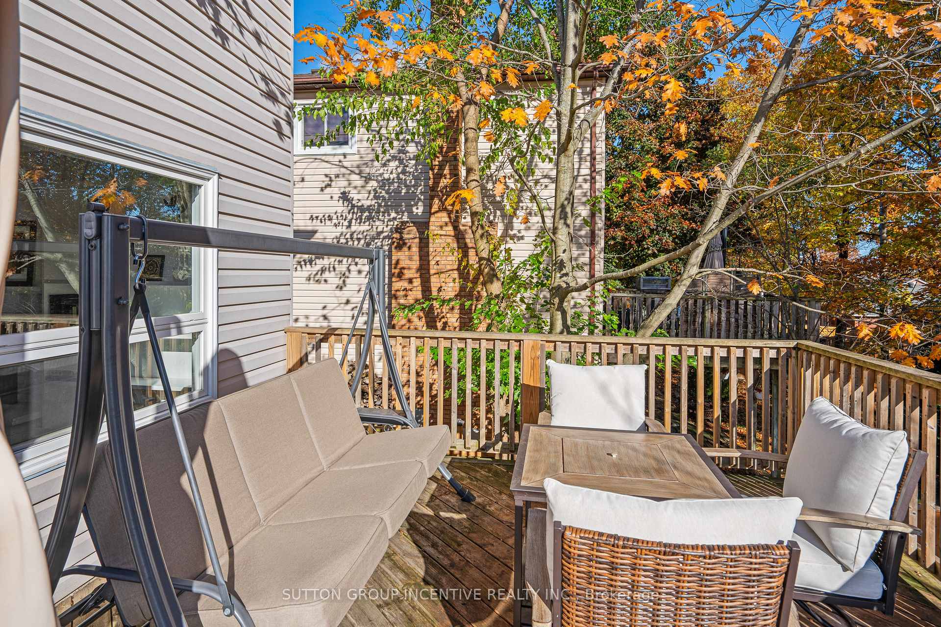 Photo 32 of 31 Moore Place, Barrie, Letitia Heights — HOMEH