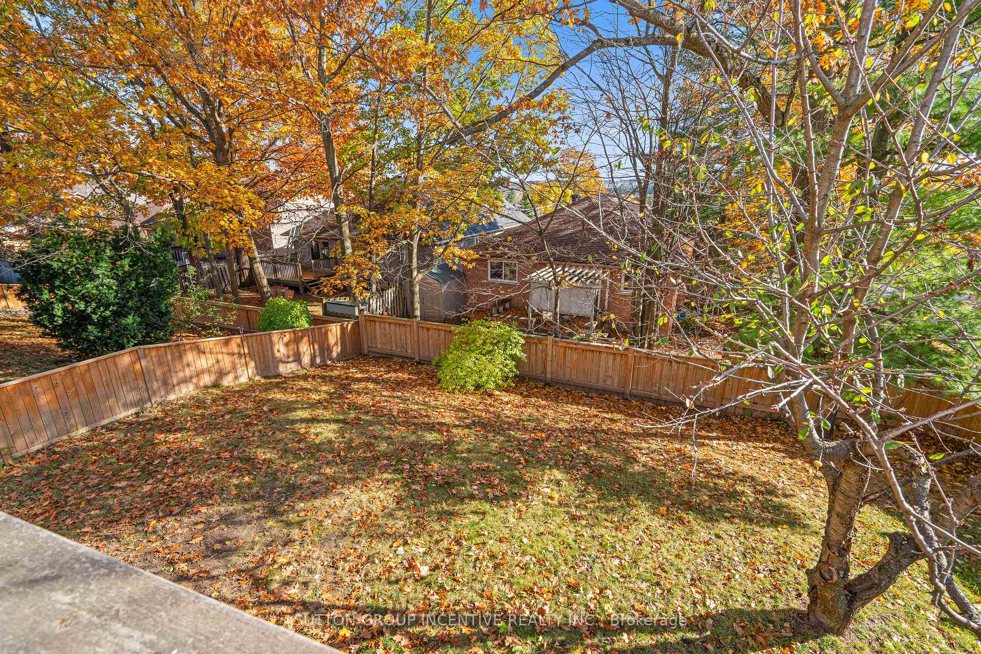 Photo 33 of 31 Moore Place, Barrie, Letitia Heights — HOMEH
