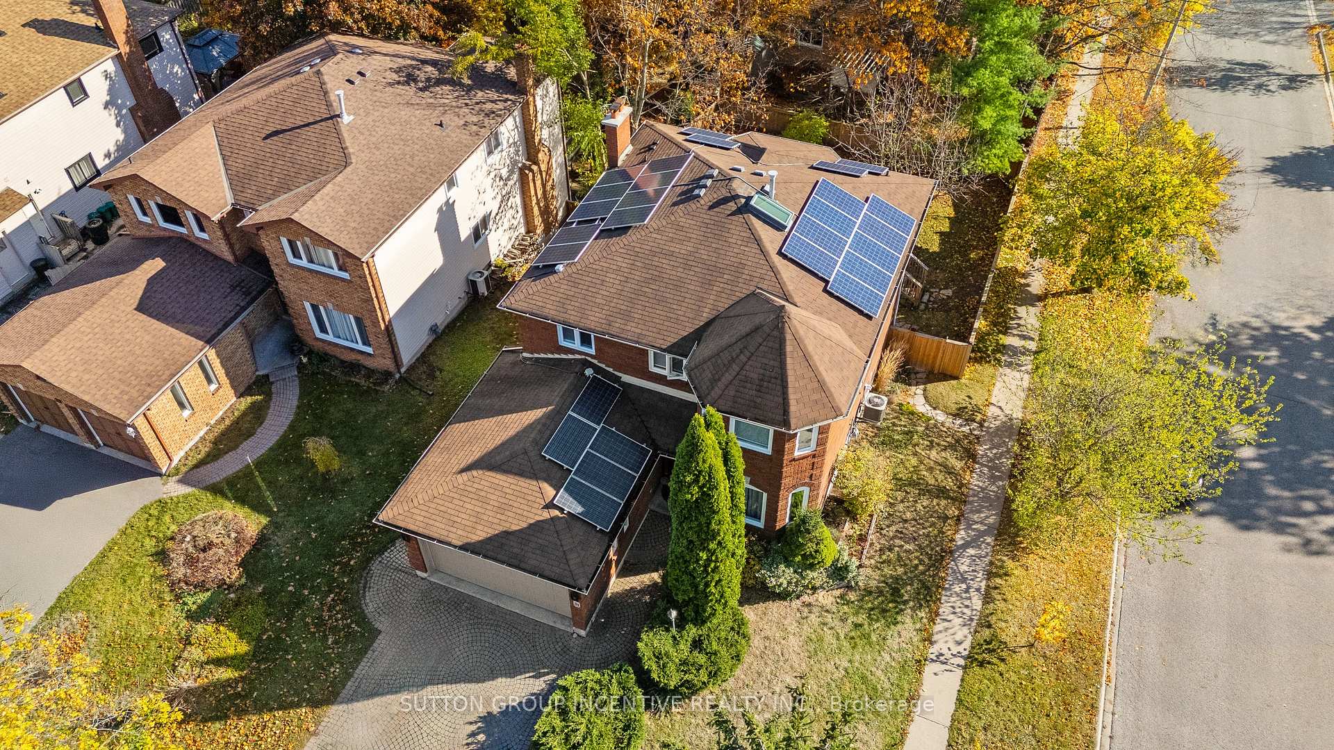 Photo 35 of 31 Moore Place, Barrie, Letitia Heights — HOMEH