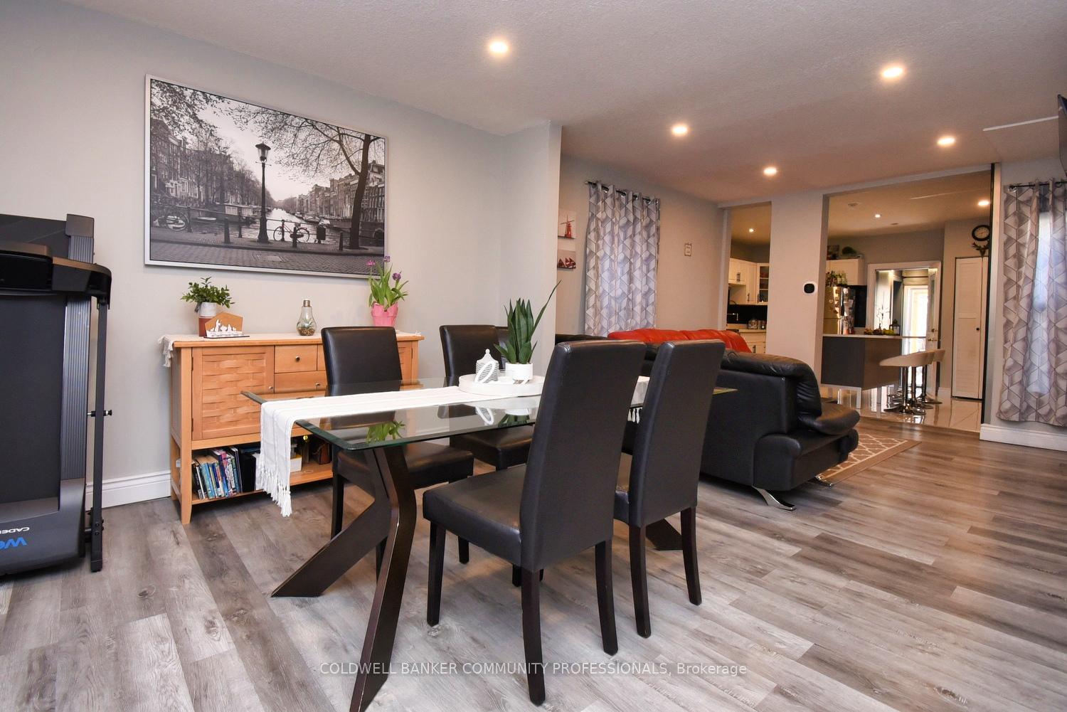 Photo 12 of 46 Rosemont Avenue, Hamilton, Stripley — HOMEH