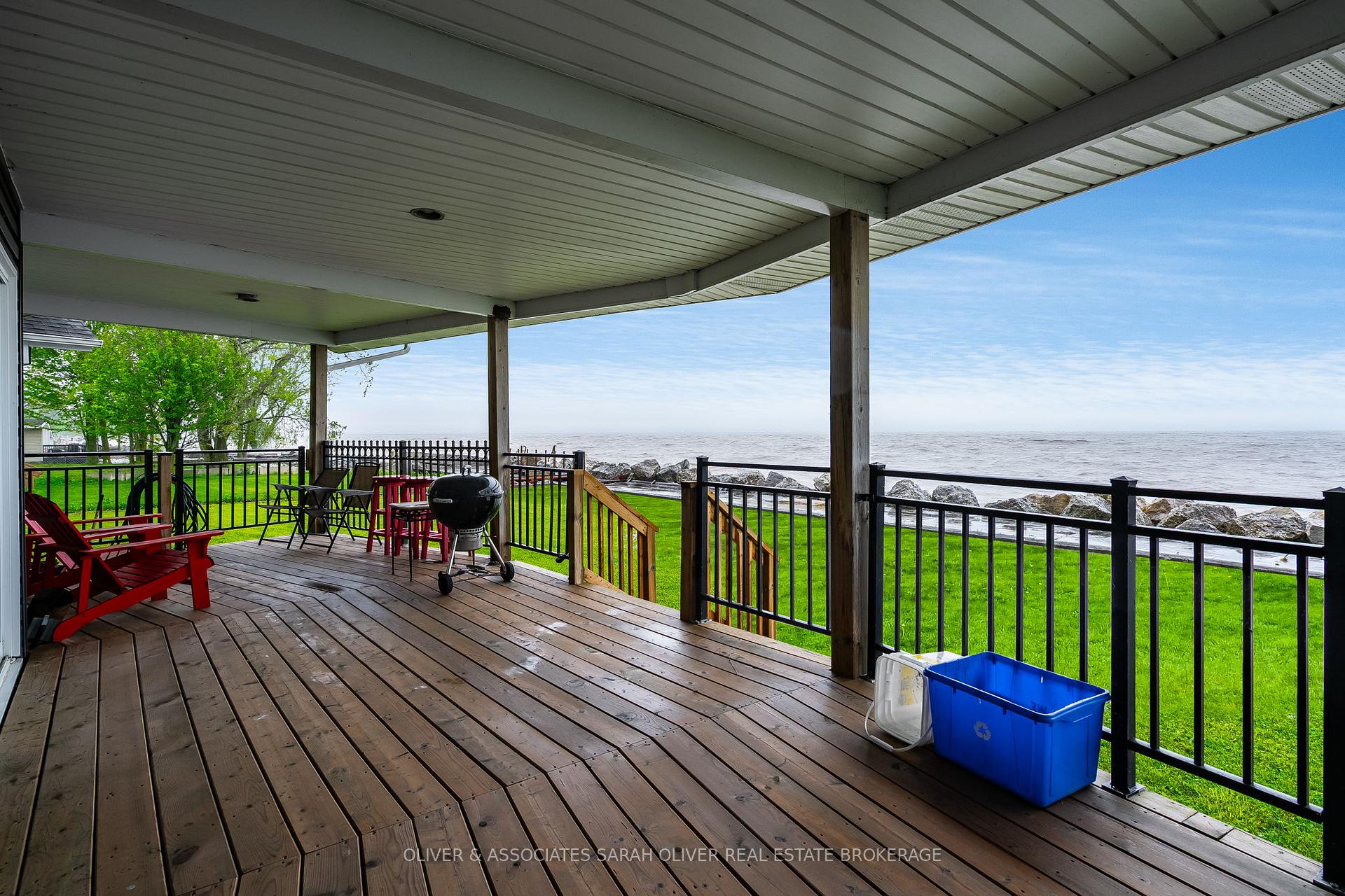 Photo 2 of 270 Cotterie Park, Leamington — HOMEH