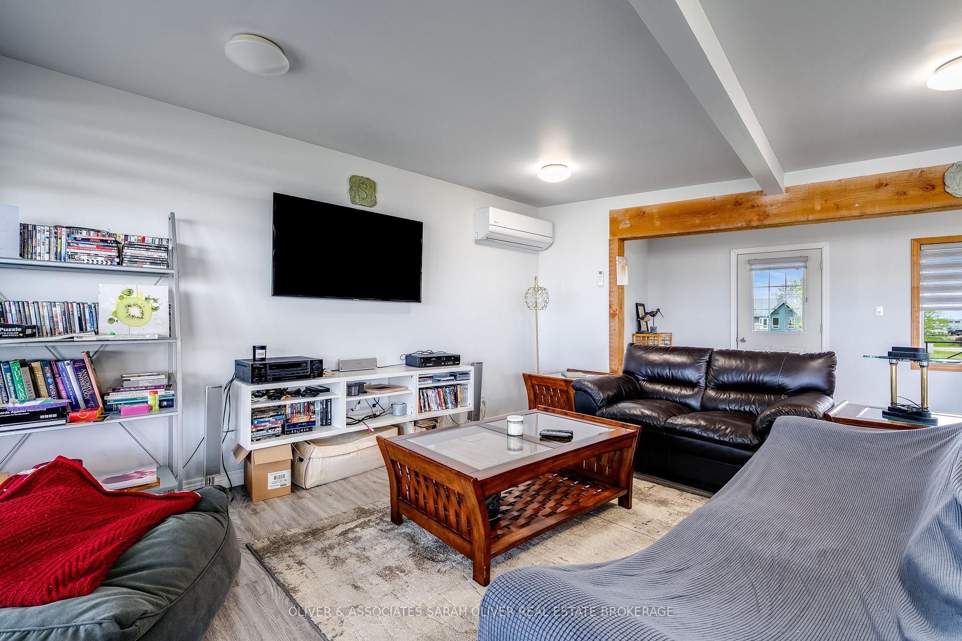 Photo 6 of 270 Cotterie Park, Leamington — HOMEH