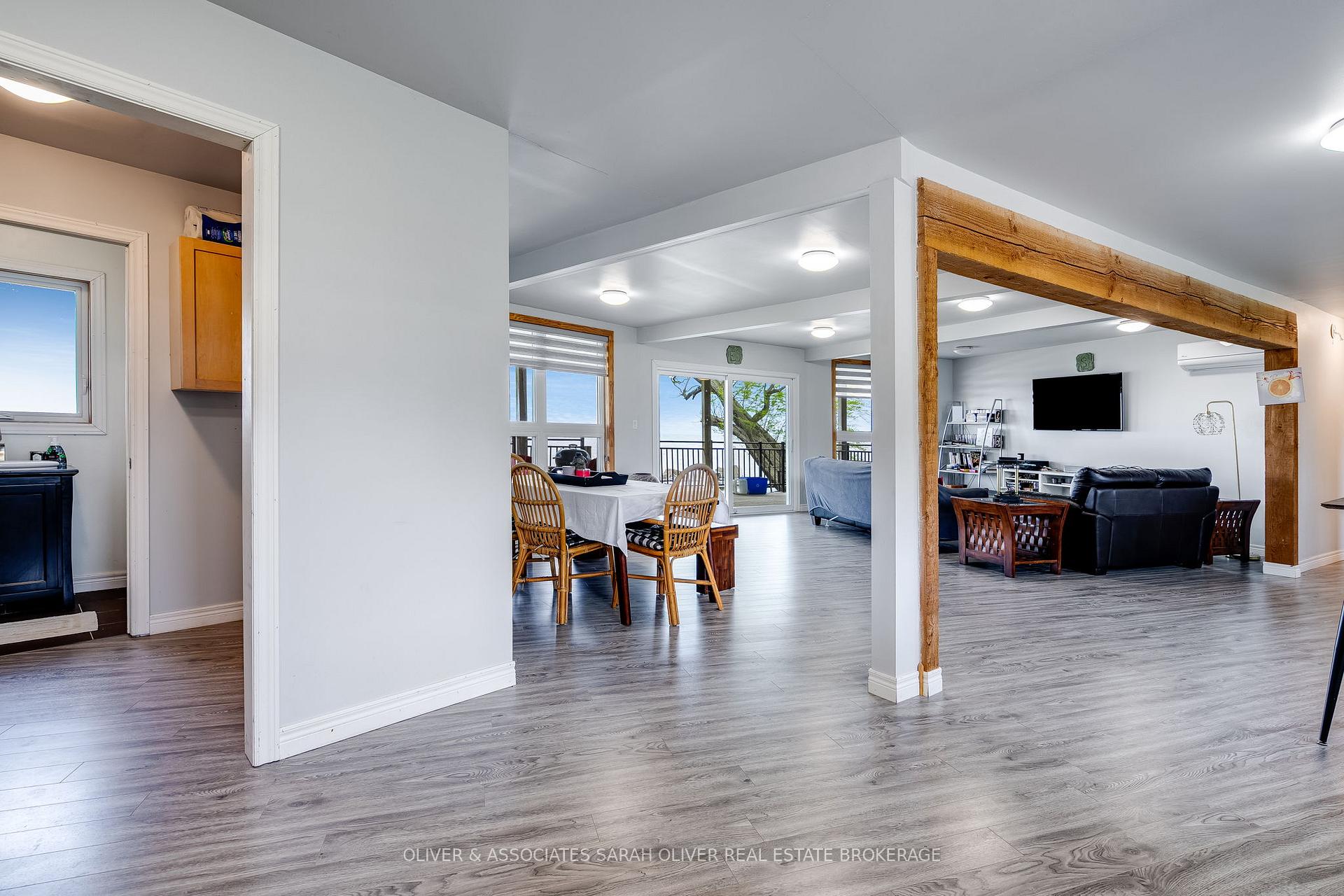 Photo 10 of 270 Cotterie Park, Leamington — HOMEH