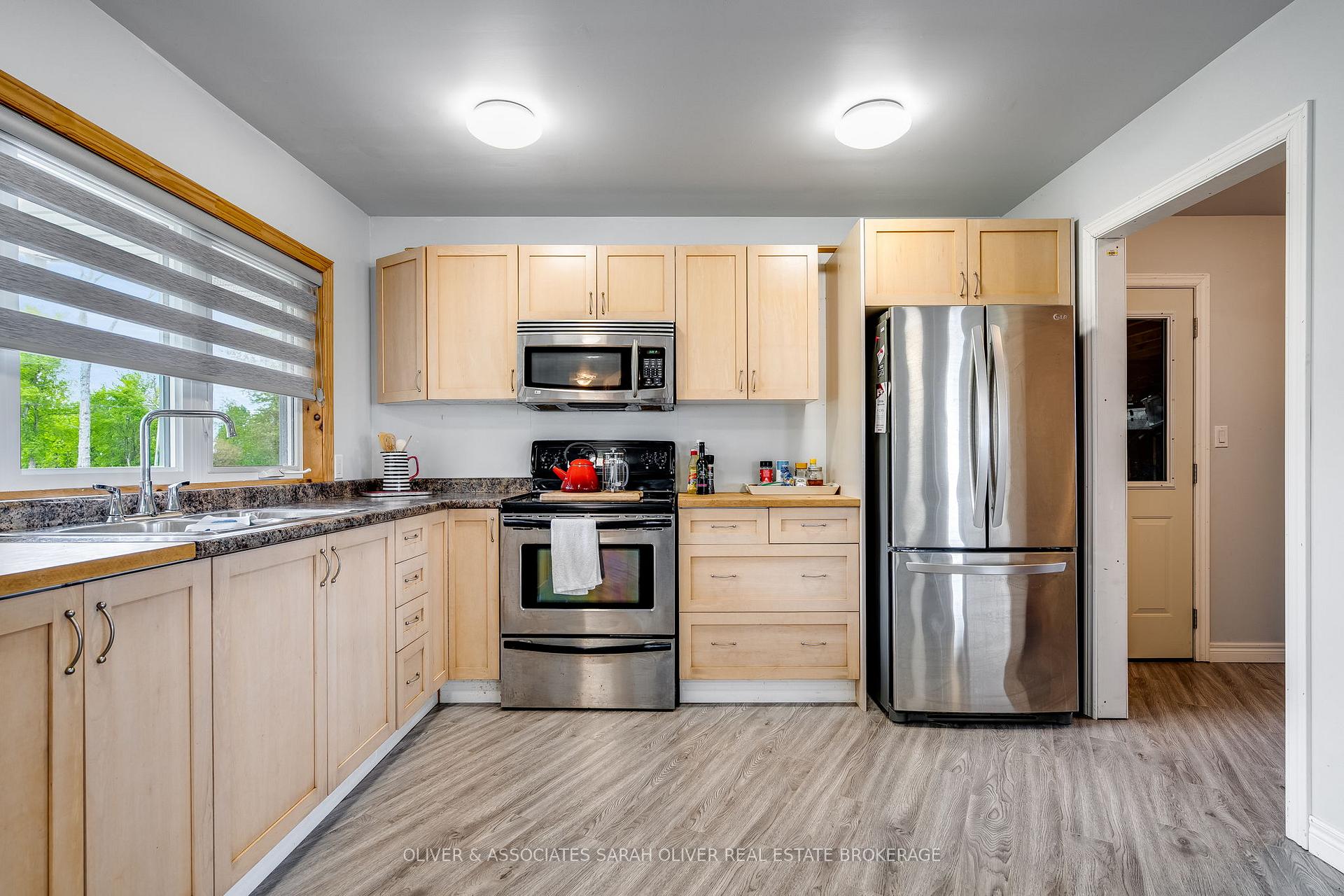 Photo 11 of 270 Cotterie Park, Leamington — HOMEH