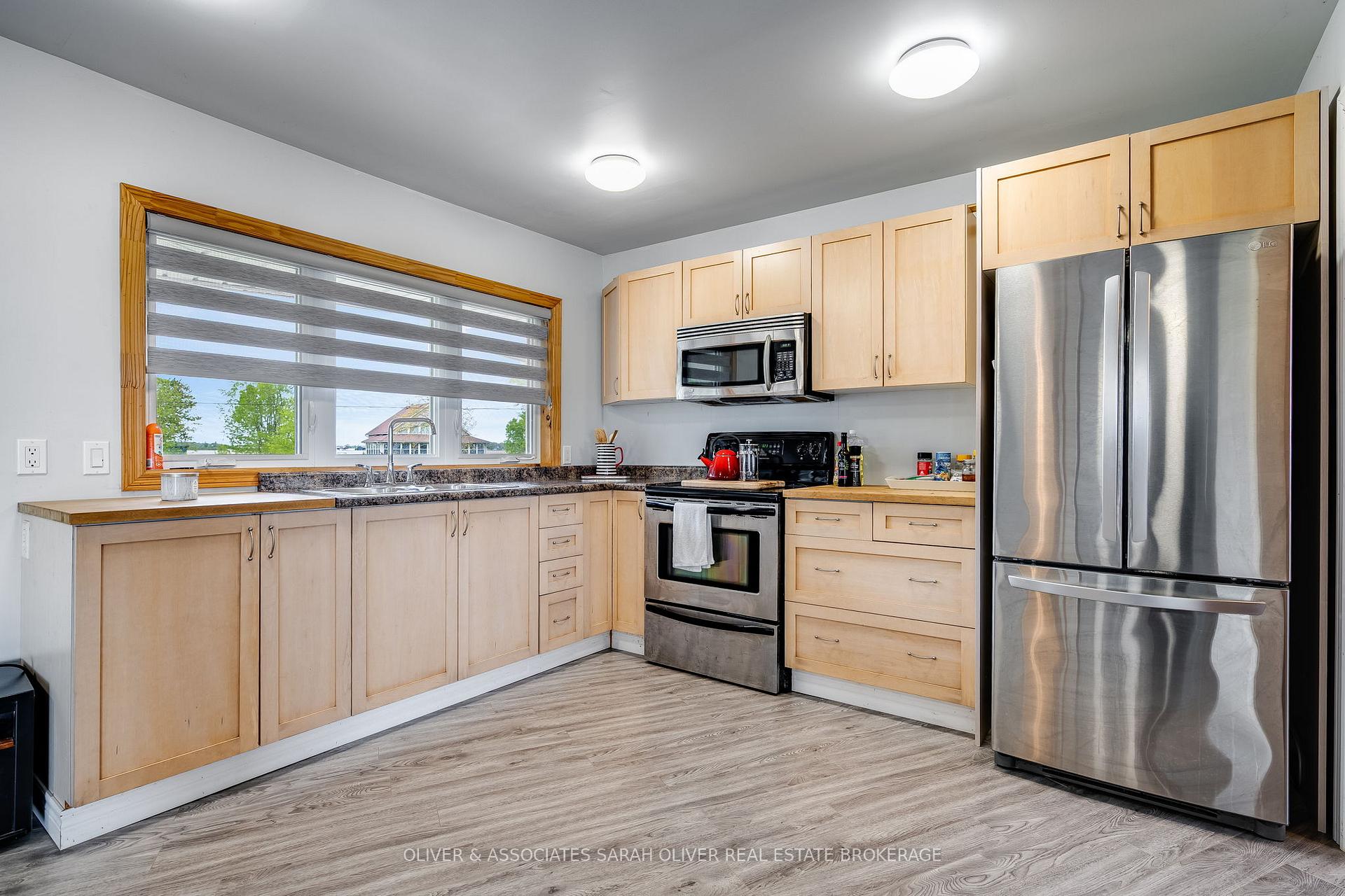 Photo 12 of 270 Cotterie Park, Leamington — HOMEH