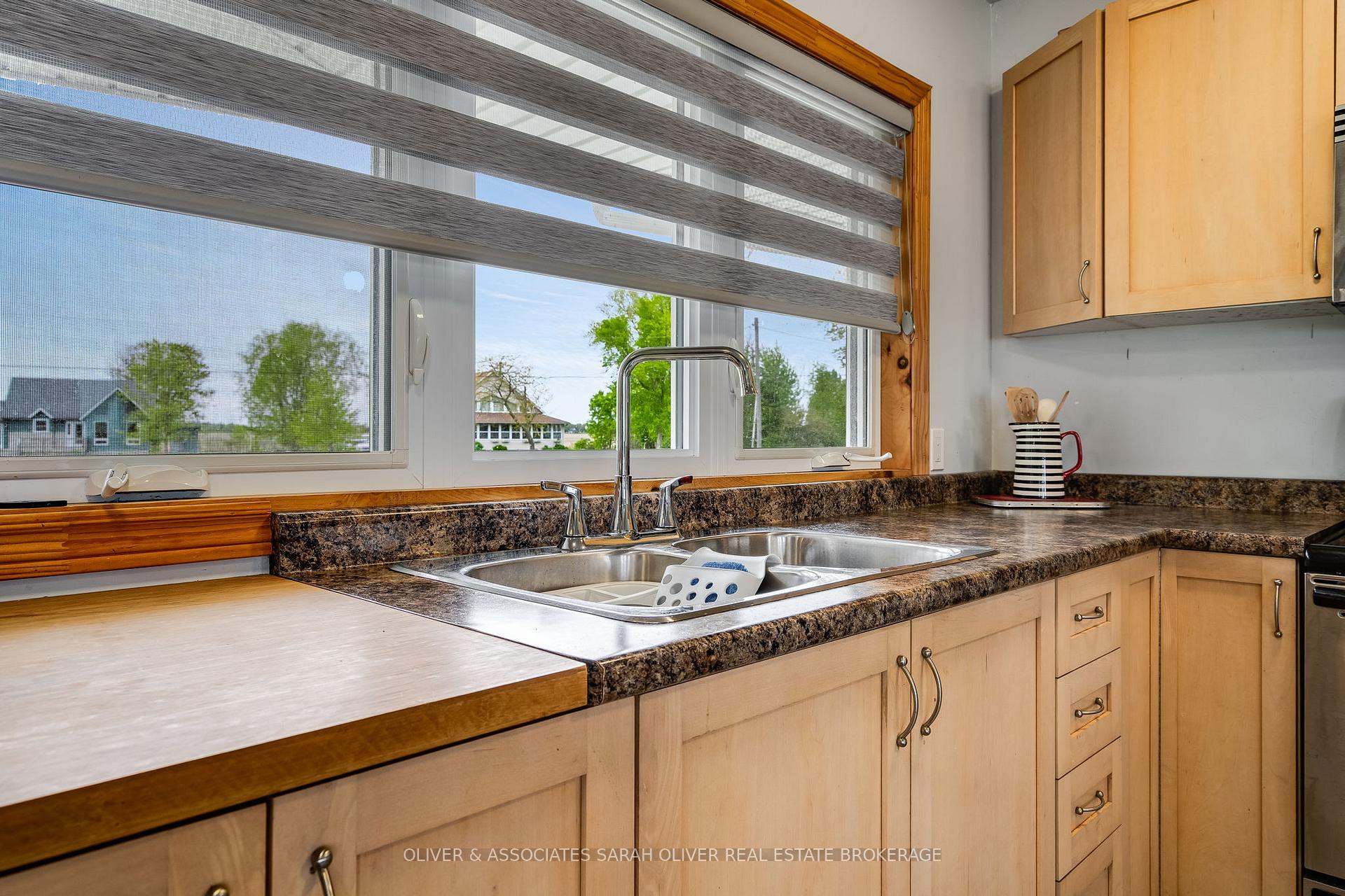 Photo 14 of 270 Cotterie Park, Leamington — HOMEH