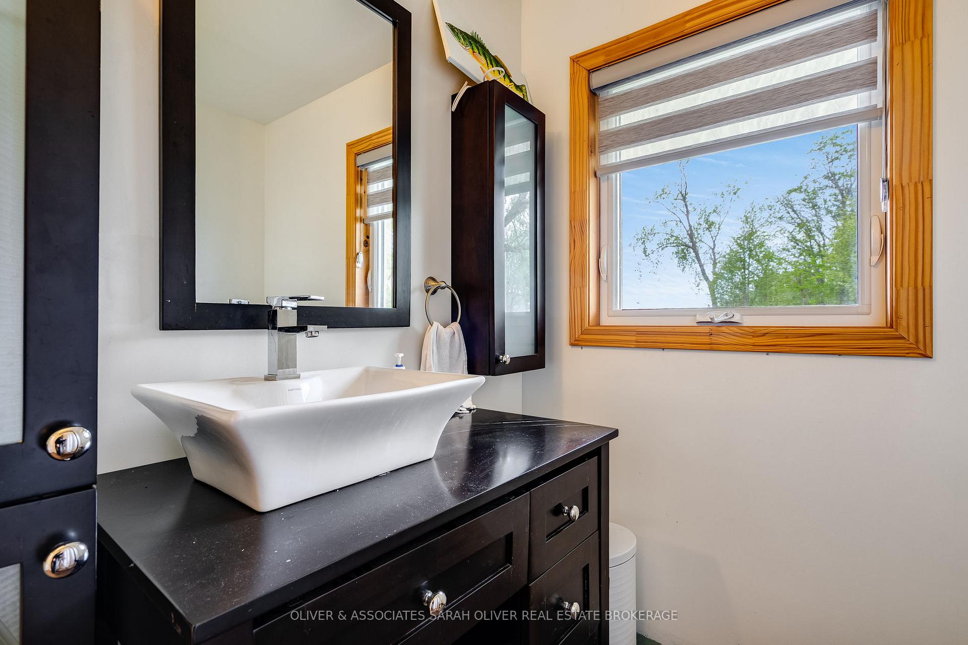 Photo 20 of 270 Cotterie Park, Leamington — HOMEH