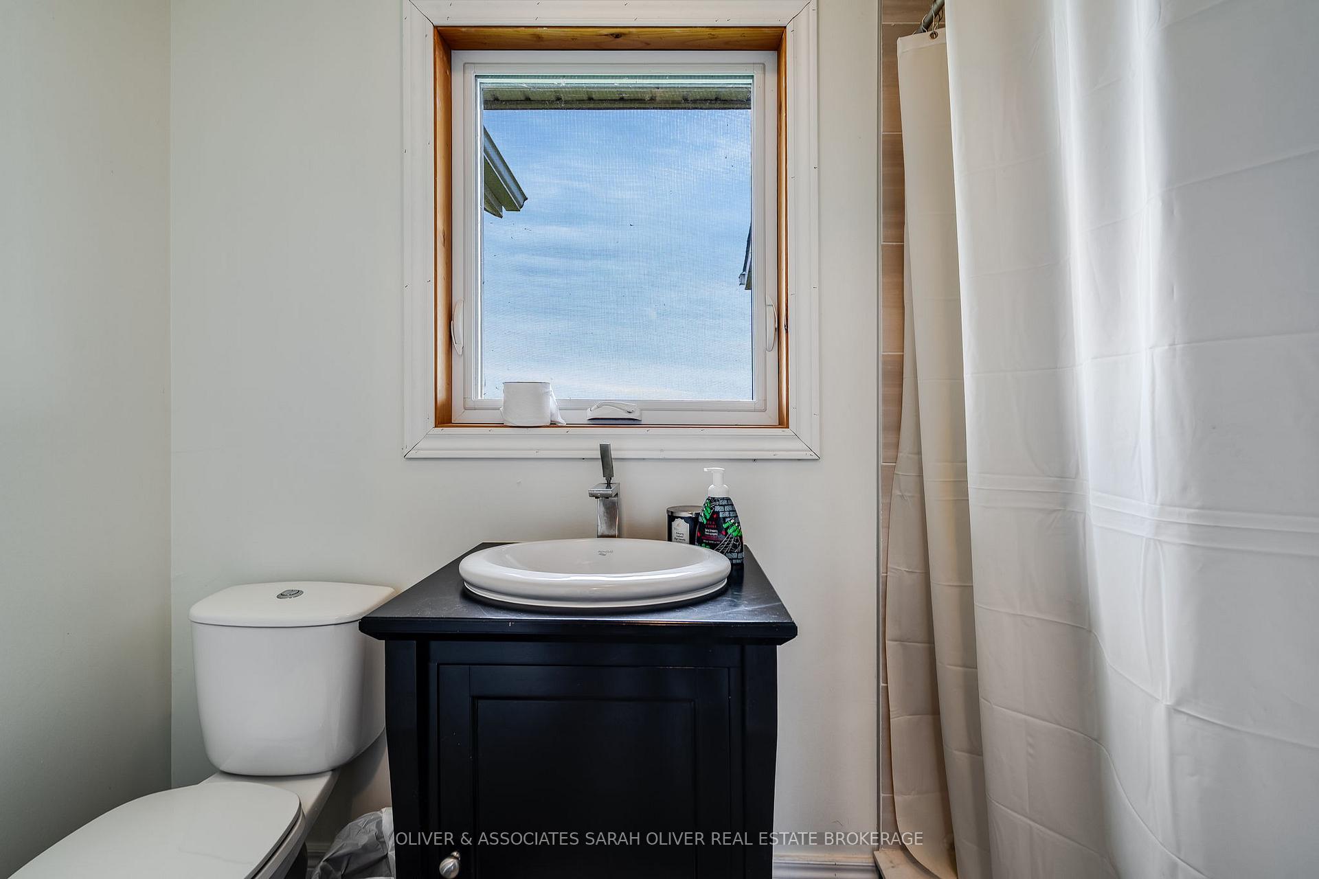 Photo 22 of 270 Cotterie Park, Leamington — HOMEH