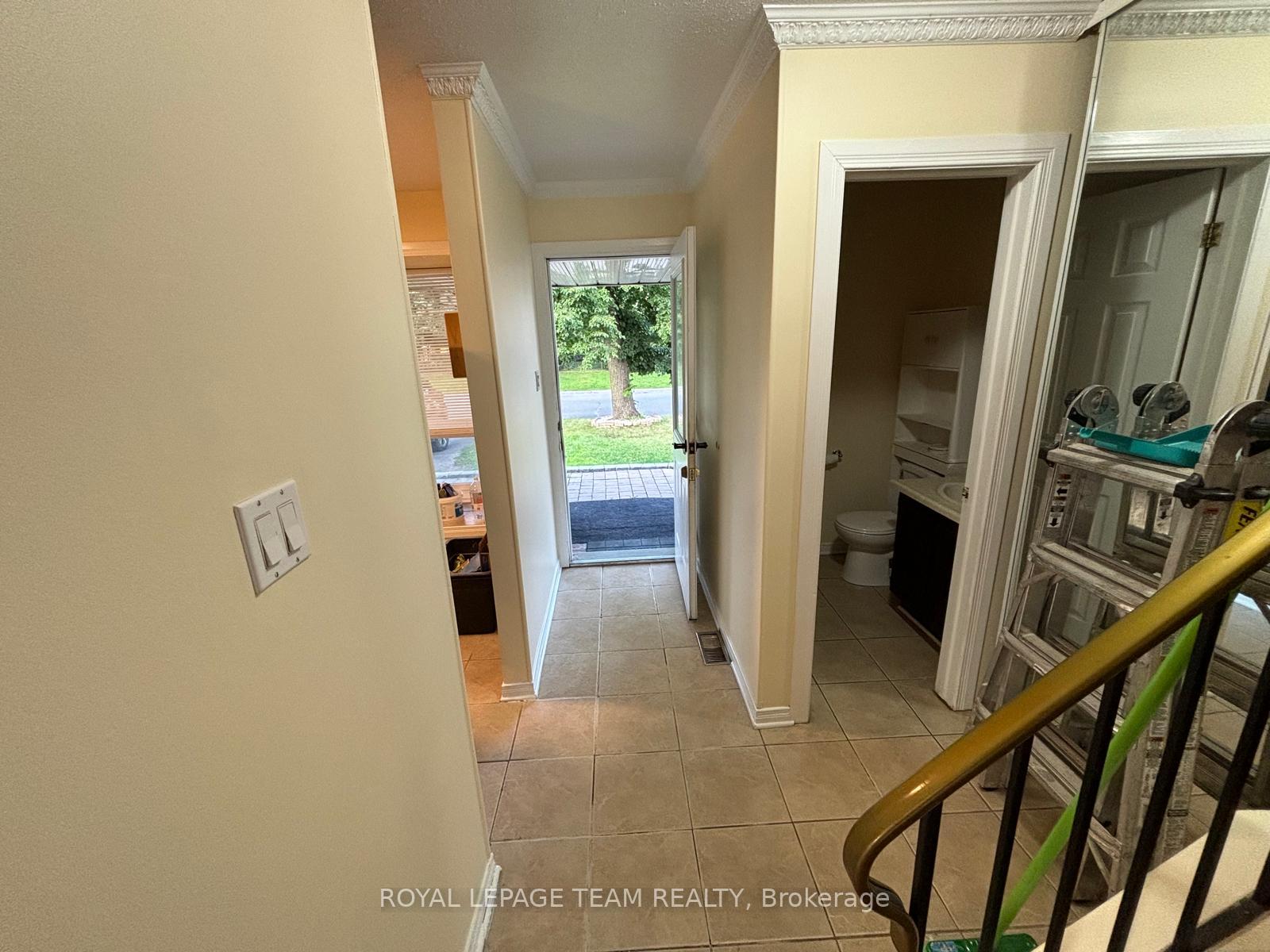 Photo 2 of 1648 Nordic Way, Ottawa, Pineview — HOMEH