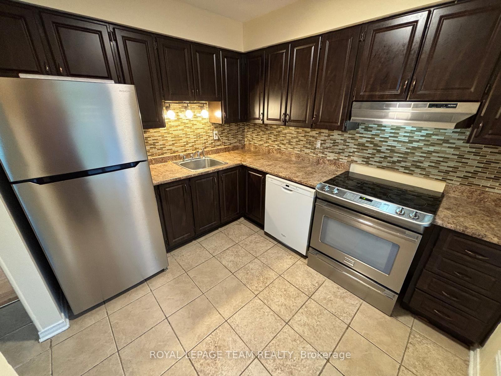 Photo 4 of 1648 Nordic Way, Ottawa, Pineview — HOMEH