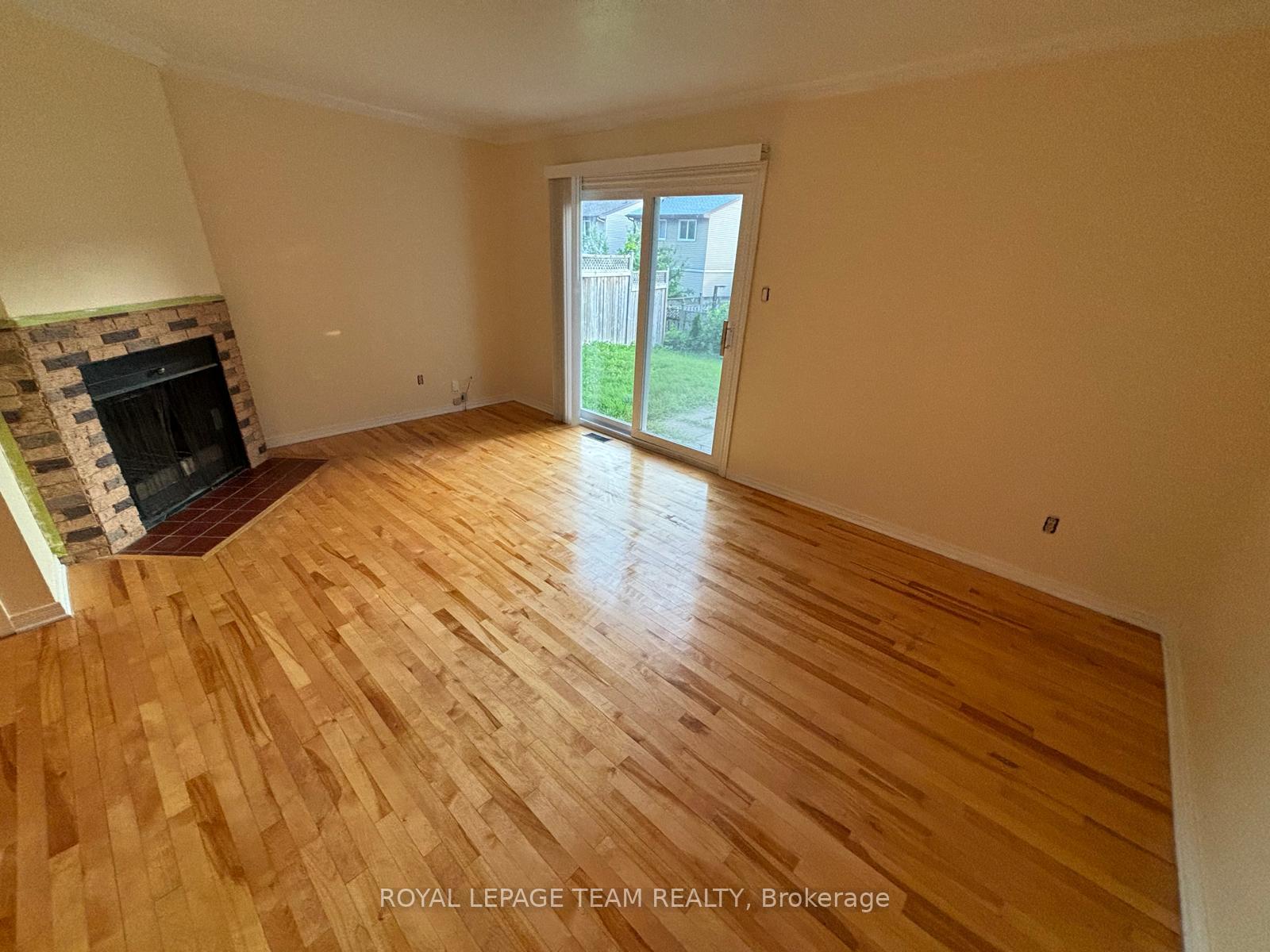 Photo 10 of 1648 Nordic Way, Ottawa, Pineview — HOMEH