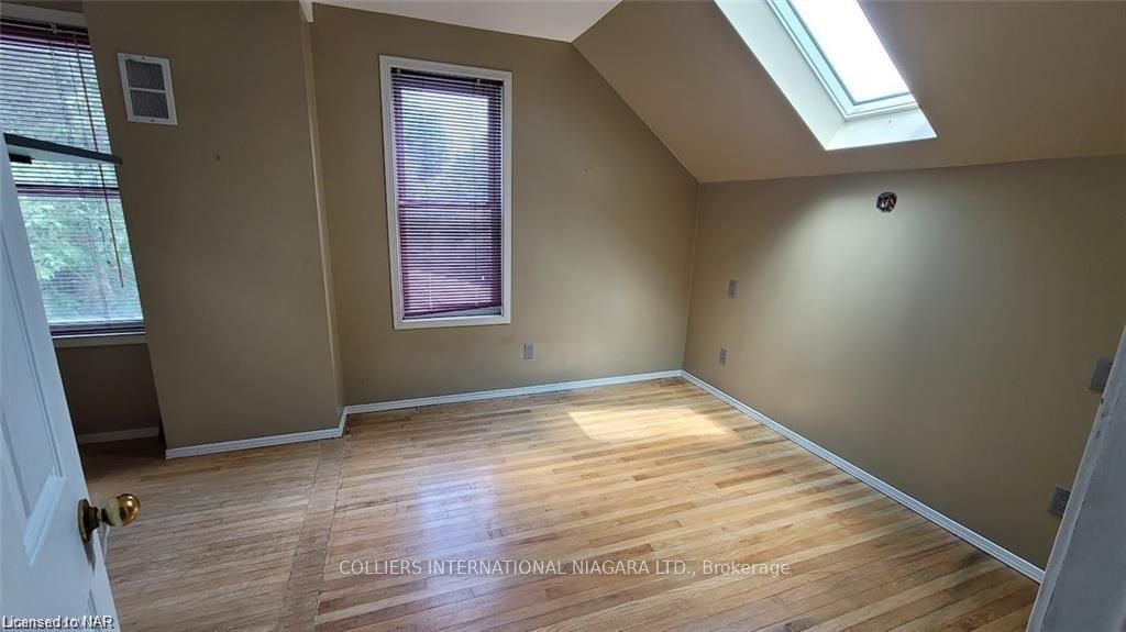 Photo 16 of 247 Russell Avenue, St. Catharines, Downtown — HOMEH