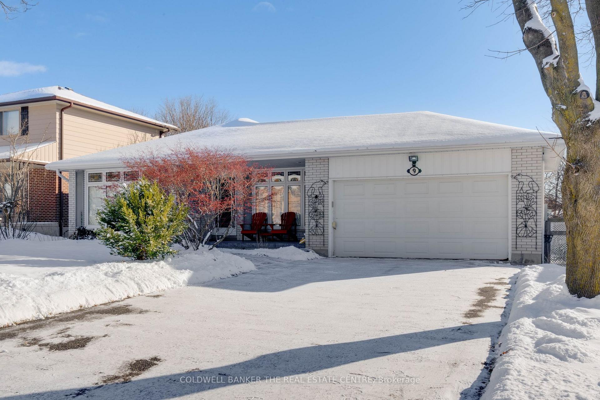 Photo 1 of 9 Bellevue Crescent, Barrie, Wellington — HOMEH