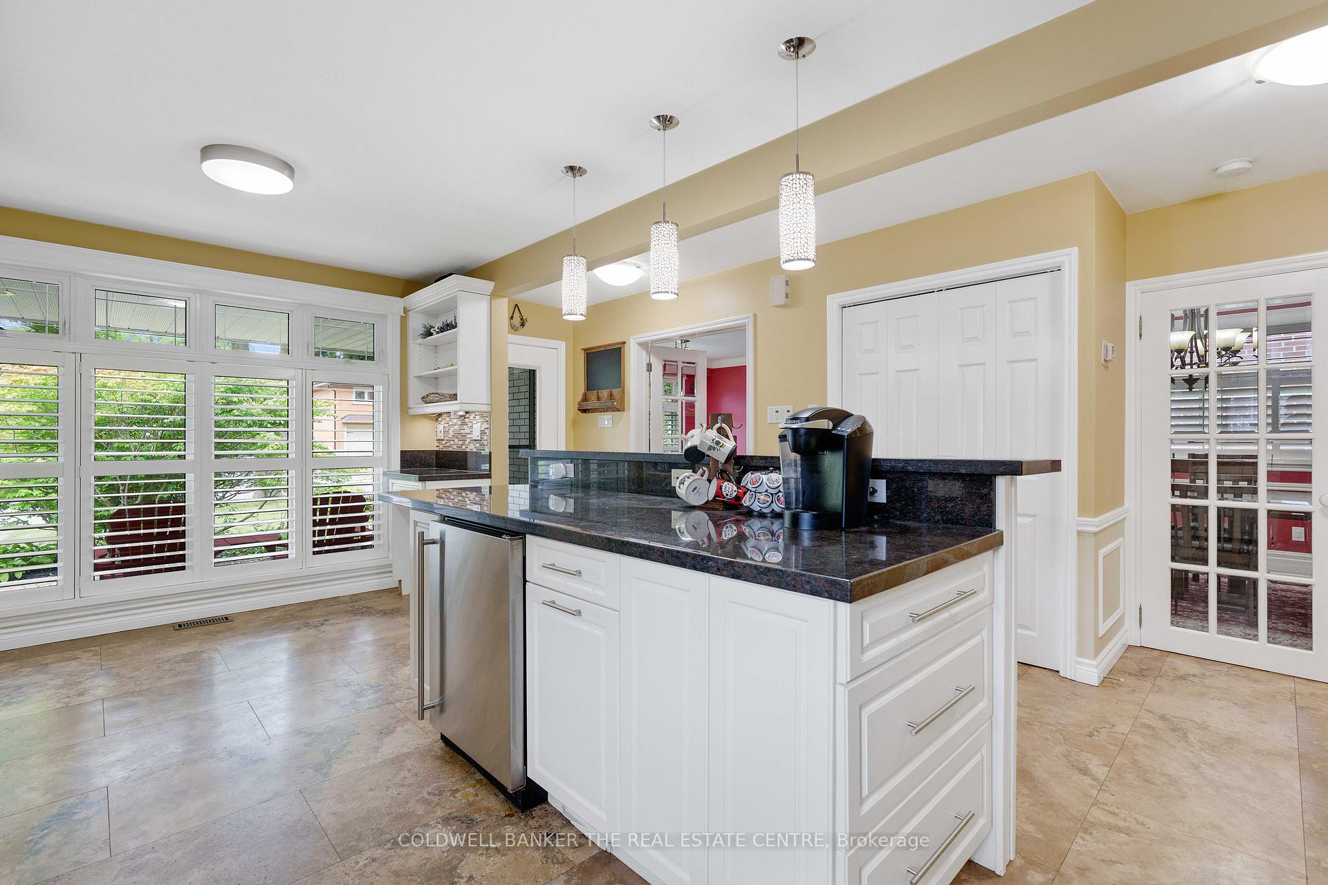 Photo 10 of 9 Bellevue Crescent, Barrie, Wellington — HOMEH