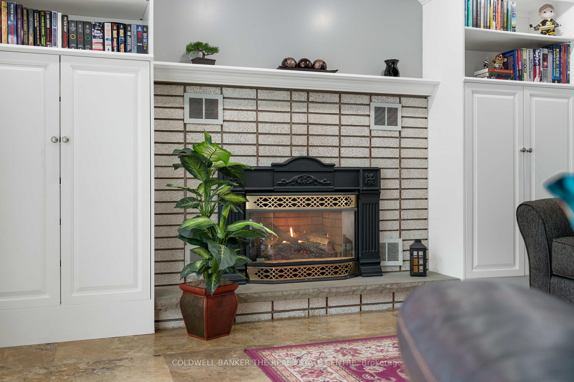 Photo 24 of 9 Bellevue Crescent, Barrie, Wellington — HOMEH