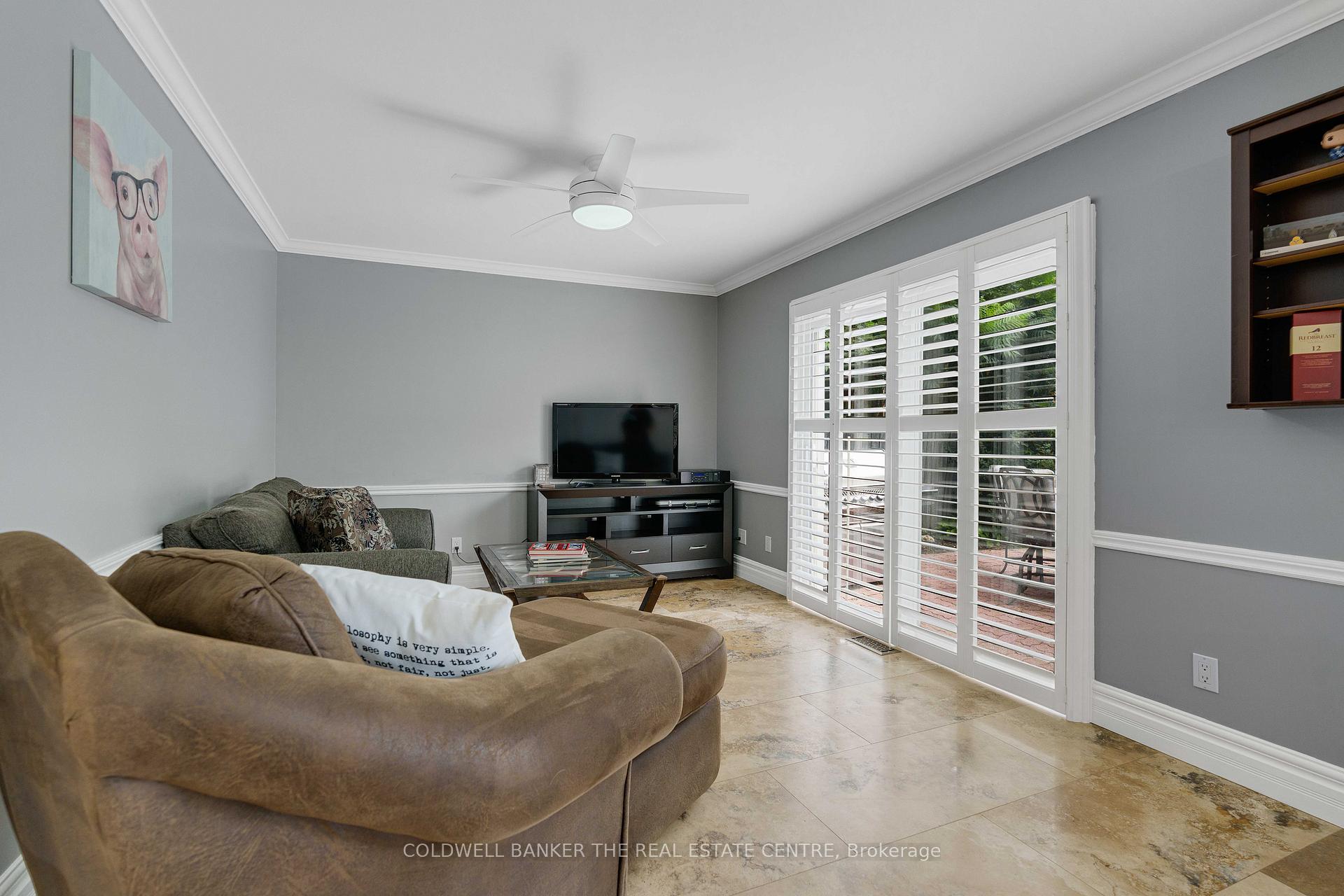 Photo 25 of 9 Bellevue Crescent, Barrie, Wellington — HOMEH