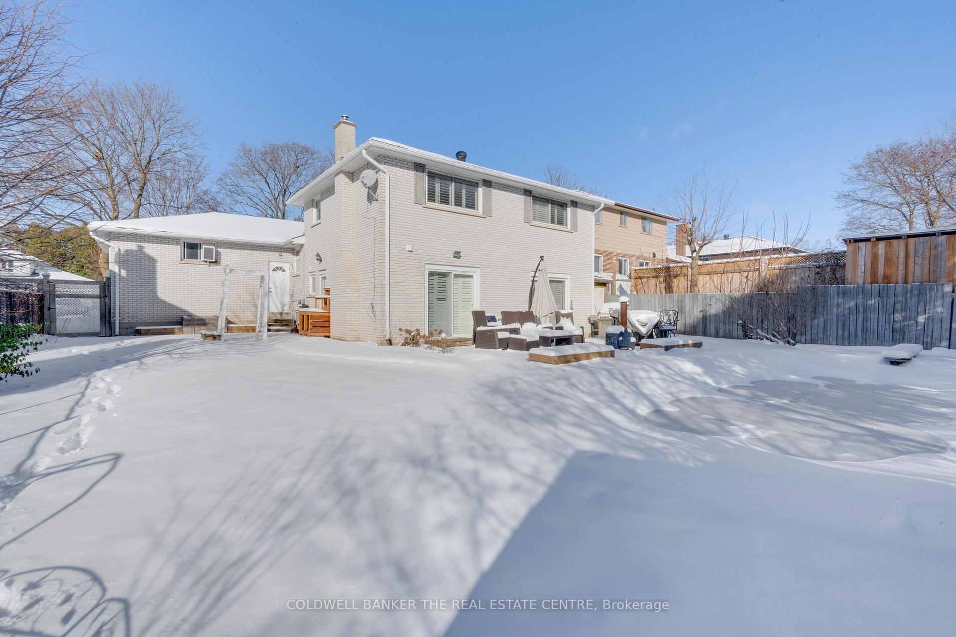 Photo 29 of 9 Bellevue Crescent, Barrie, Wellington — HOMEH