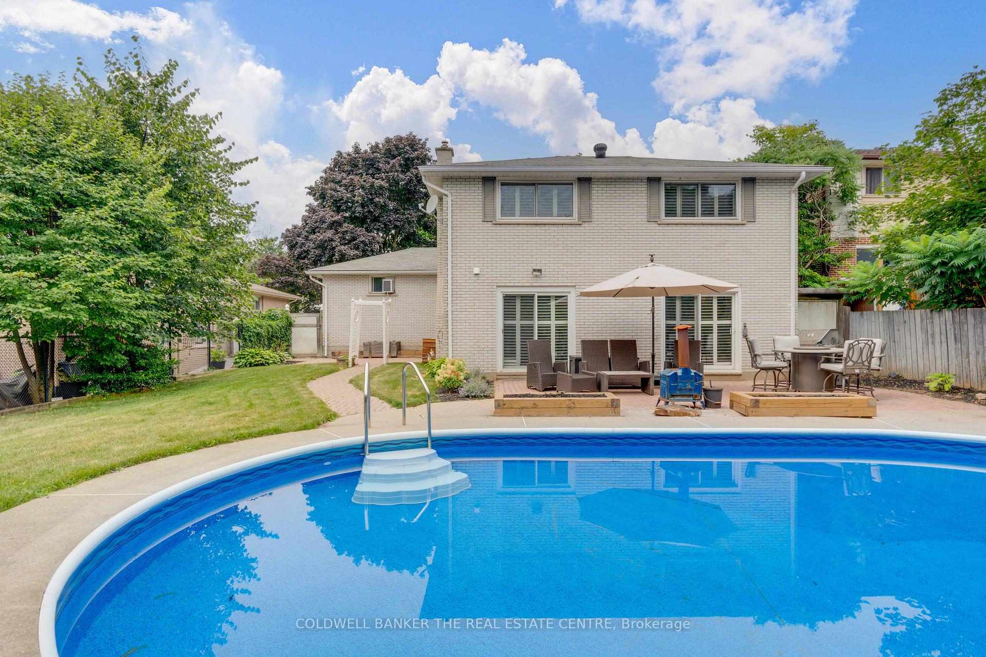 Photo 31 of 9 Bellevue Crescent, Barrie, Wellington — HOMEH