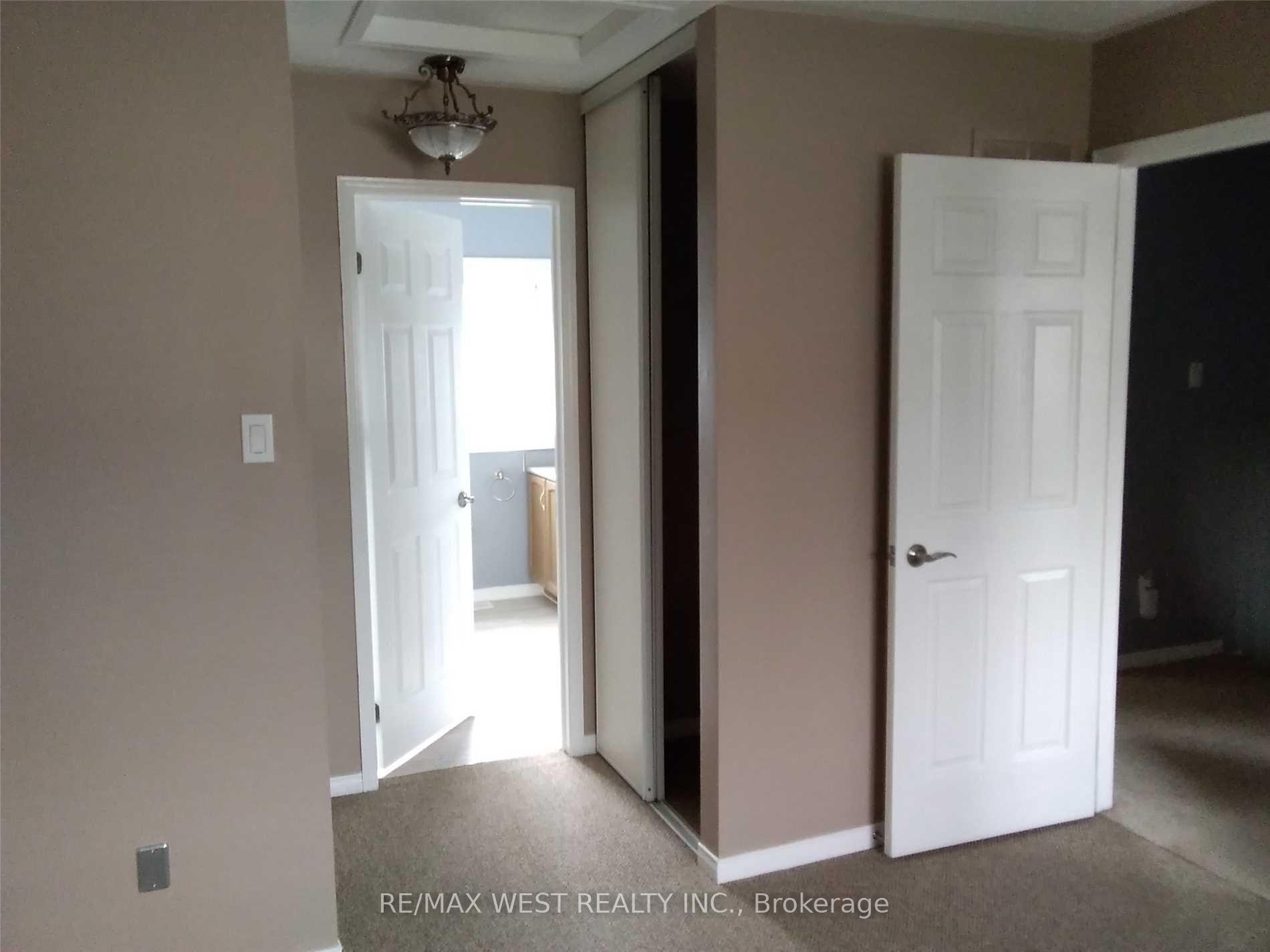 Photo 9 of 8 Lyfytt Crescent, Barrie, West Bayfield — HOMEH