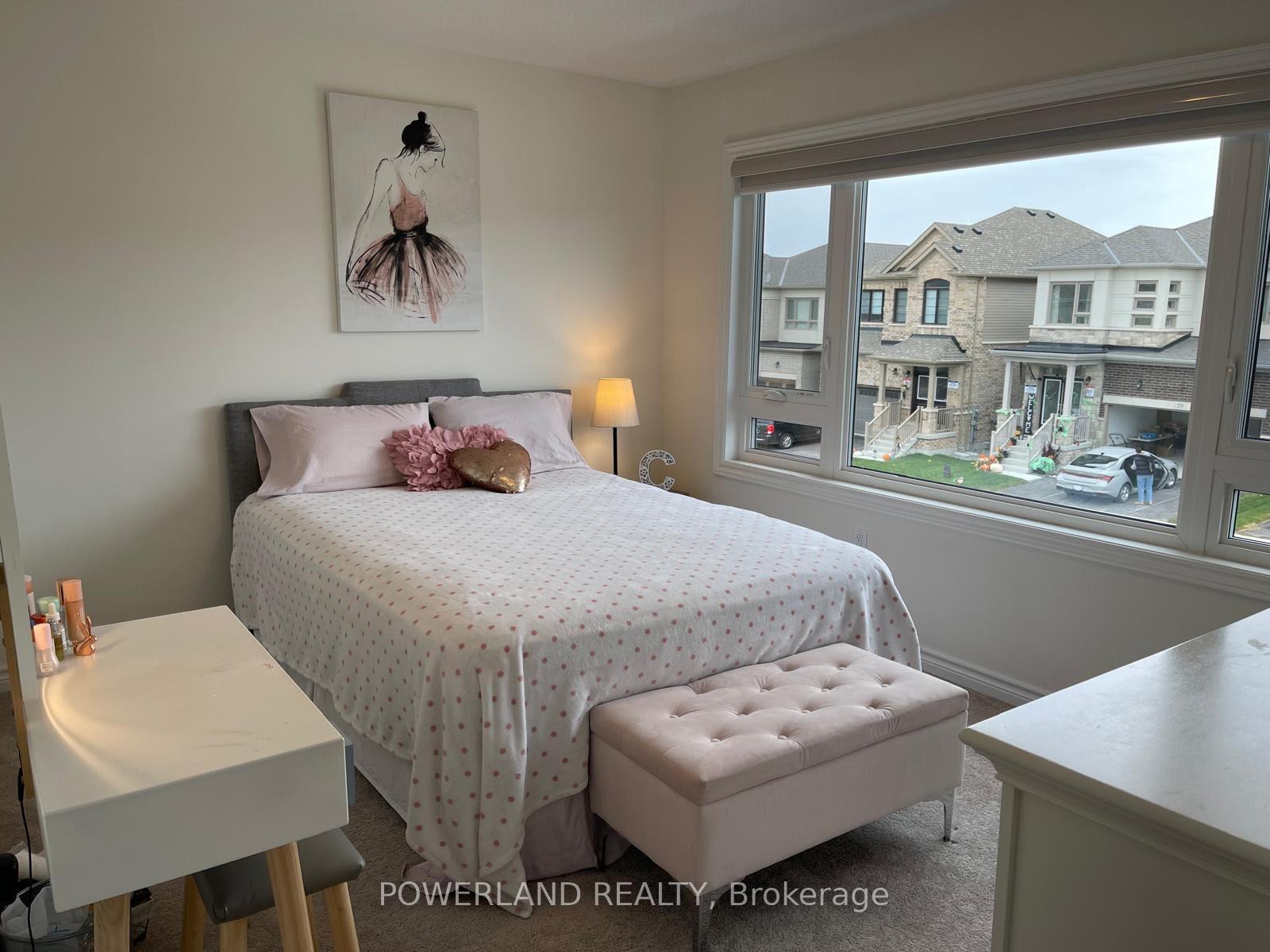 Photo 14 of 34 Phoenix Boulevard, Barrie, Rural Barrie Southeast — HOMEH