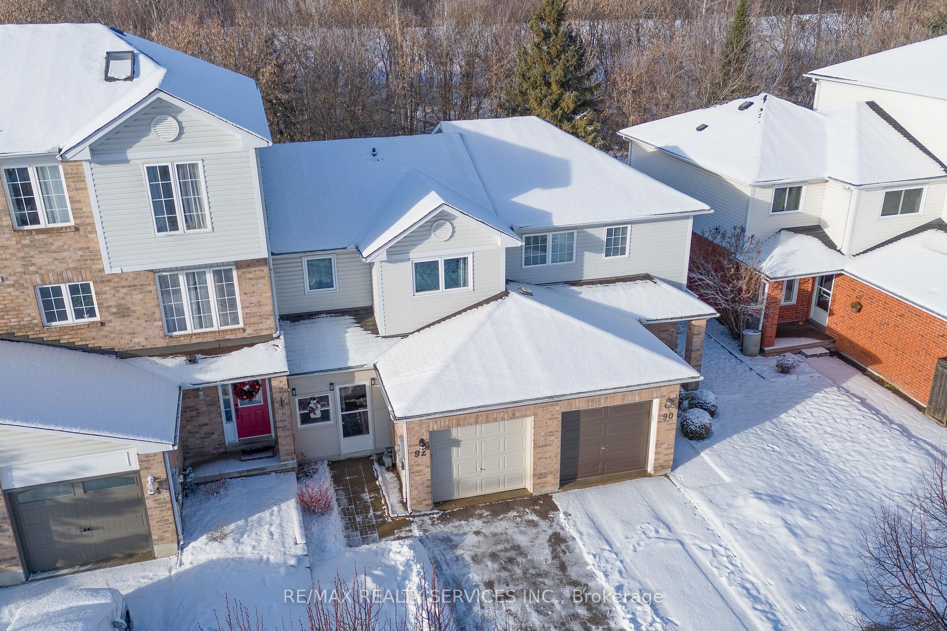 Photo 2 of 92 Pickett Crescent, Barrie, Painswick North — HOMEH