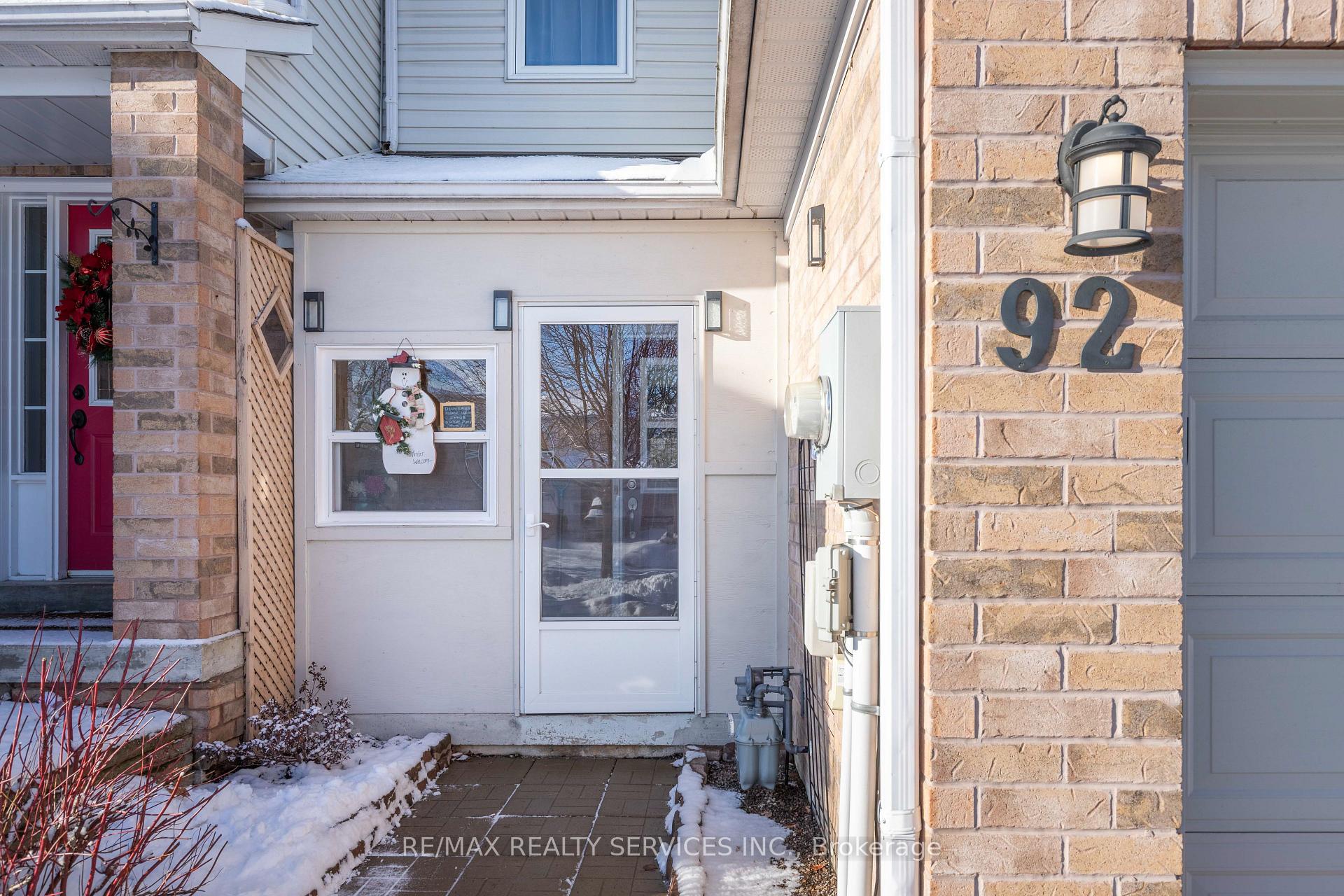 Photo 3 of 92 Pickett Crescent, Barrie, Painswick North — HOMEH