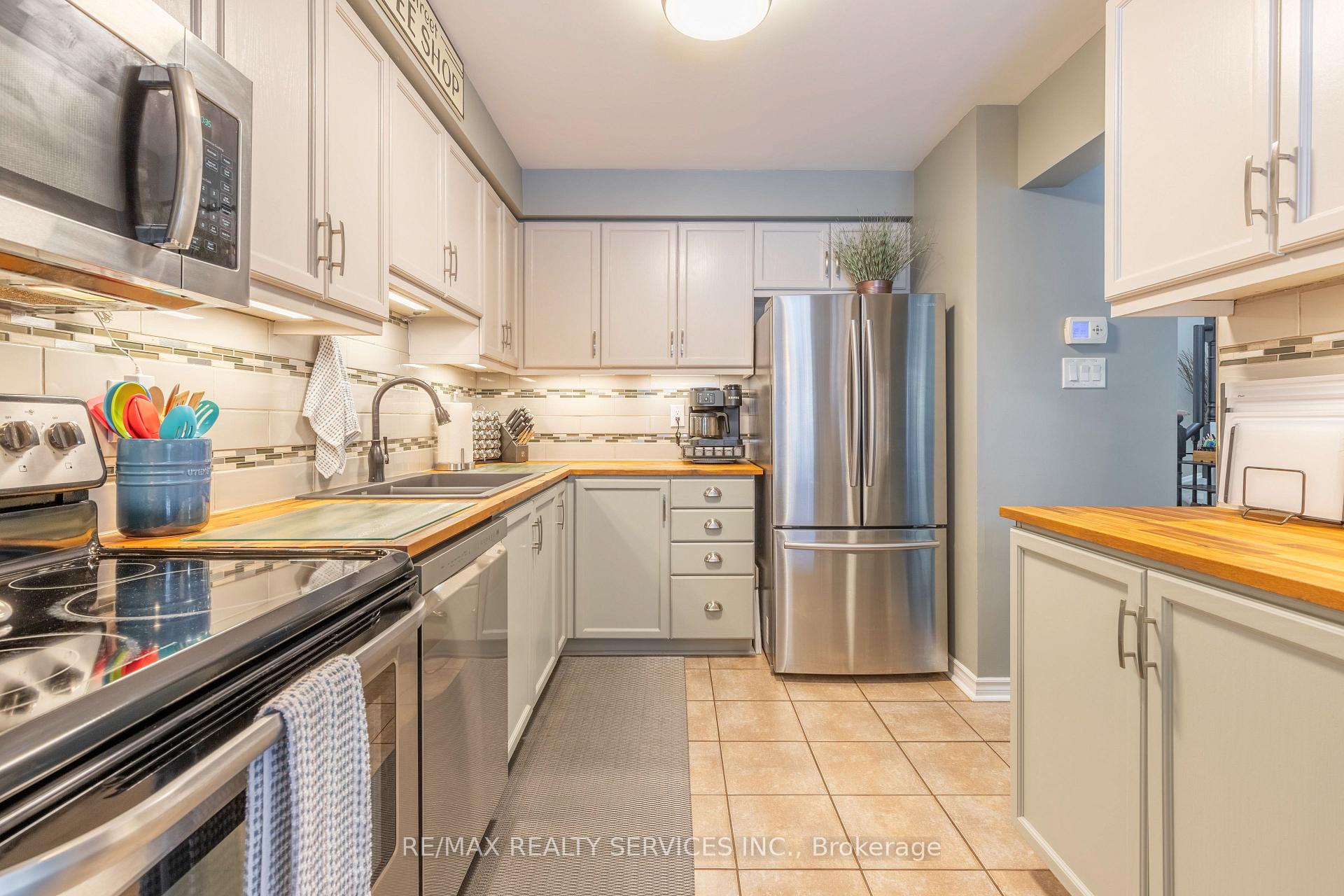 Photo 13 of 92 Pickett Crescent, Barrie, Painswick North — HOMEH