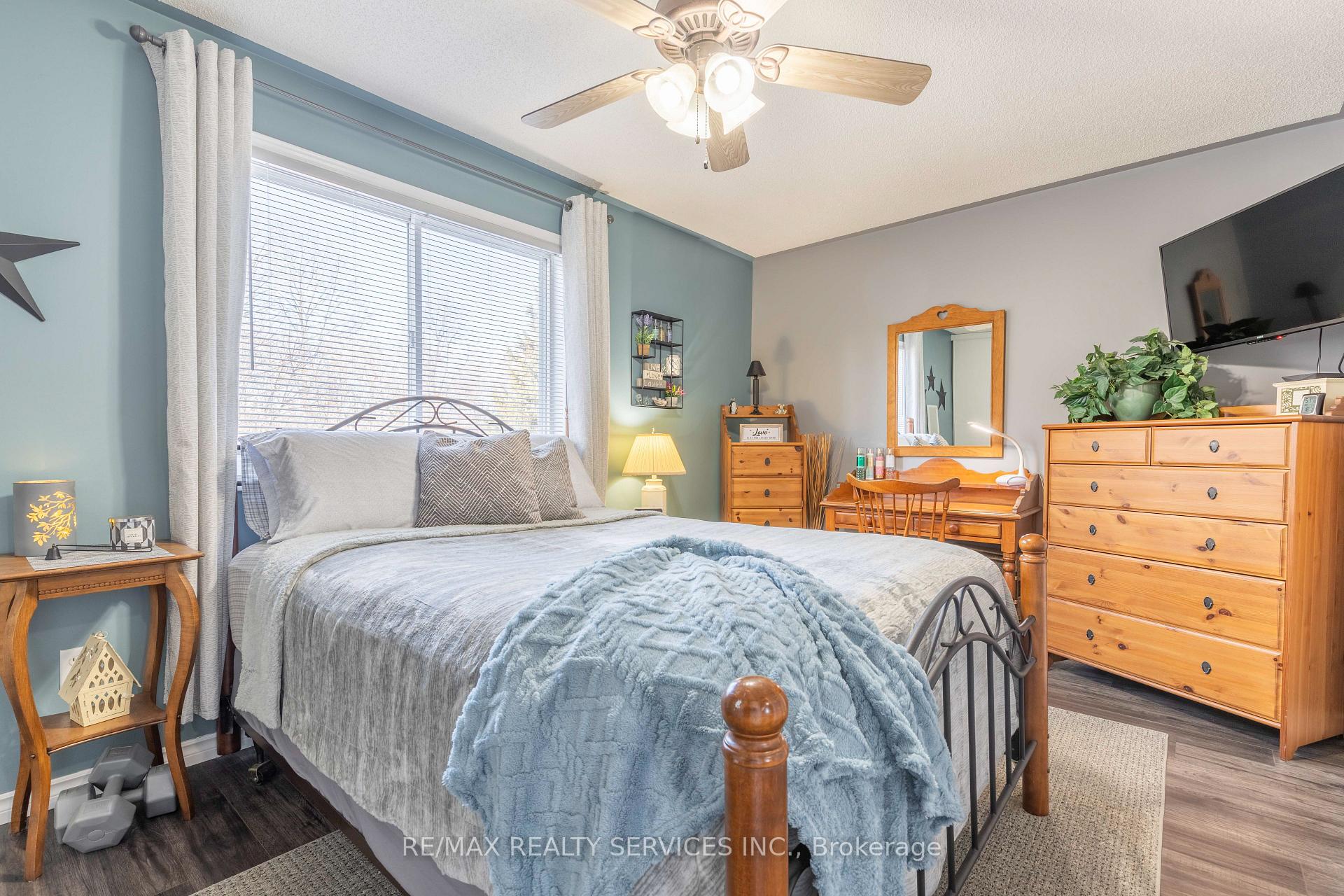Photo 17 of 92 Pickett Crescent, Barrie, Painswick North — HOMEH