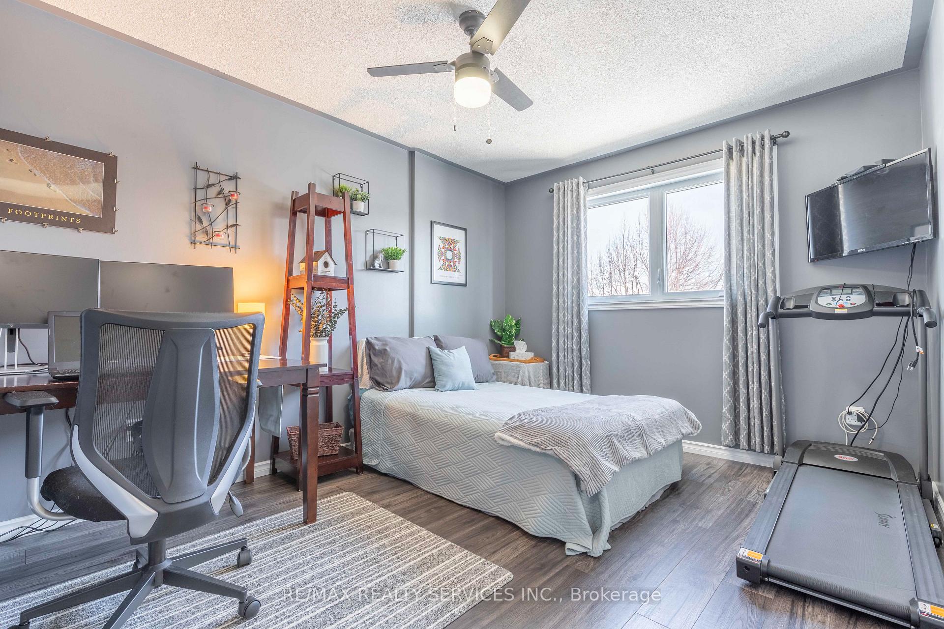 Photo 23 of 92 Pickett Crescent, Barrie, Painswick North — HOMEH